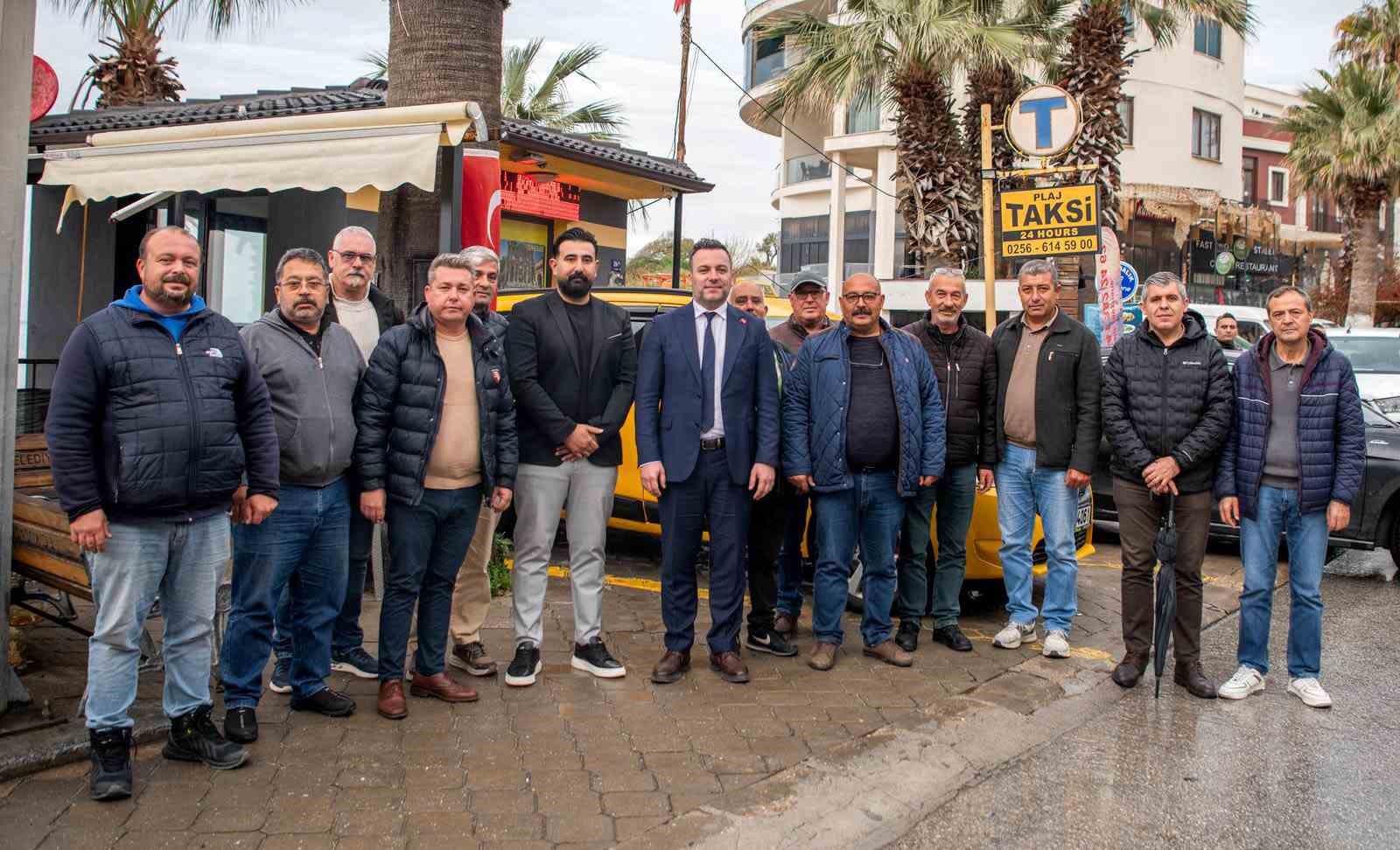 Başkan Vekili Demirtaş, taksici esnafı ile görüştü
