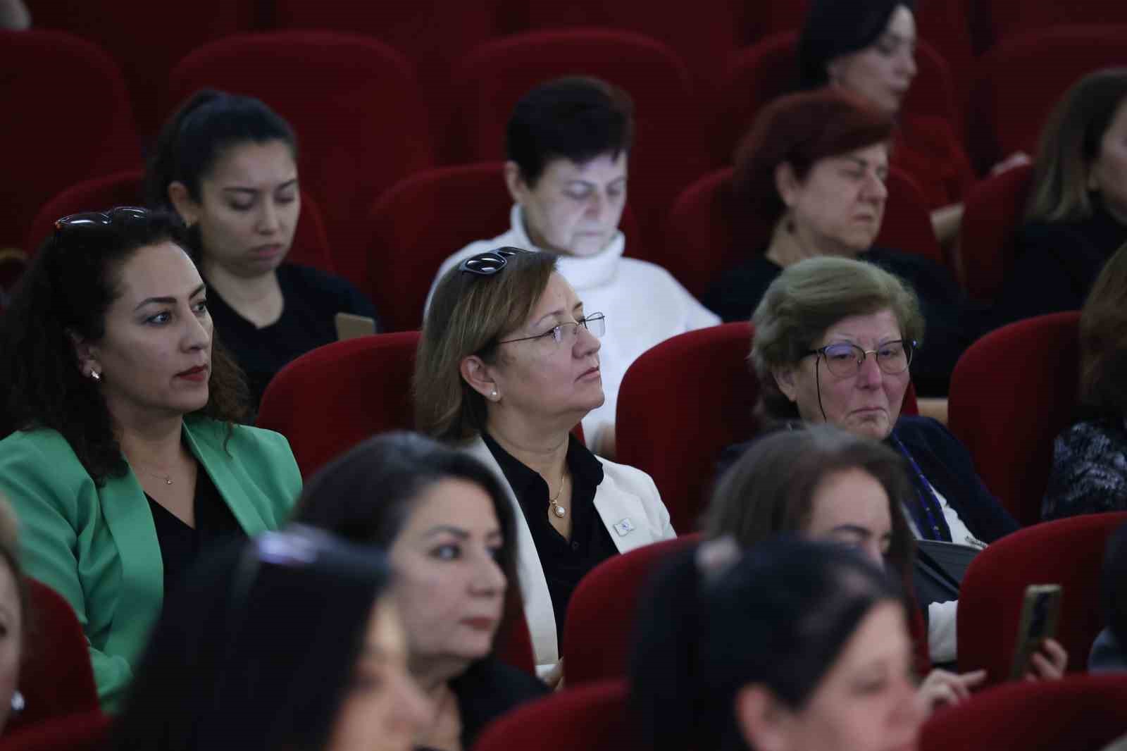 Başkan Vekili Özdemir: "Kadın dostu kent vizyonuyla çalışmalarımızı sürdürüyoruz"
