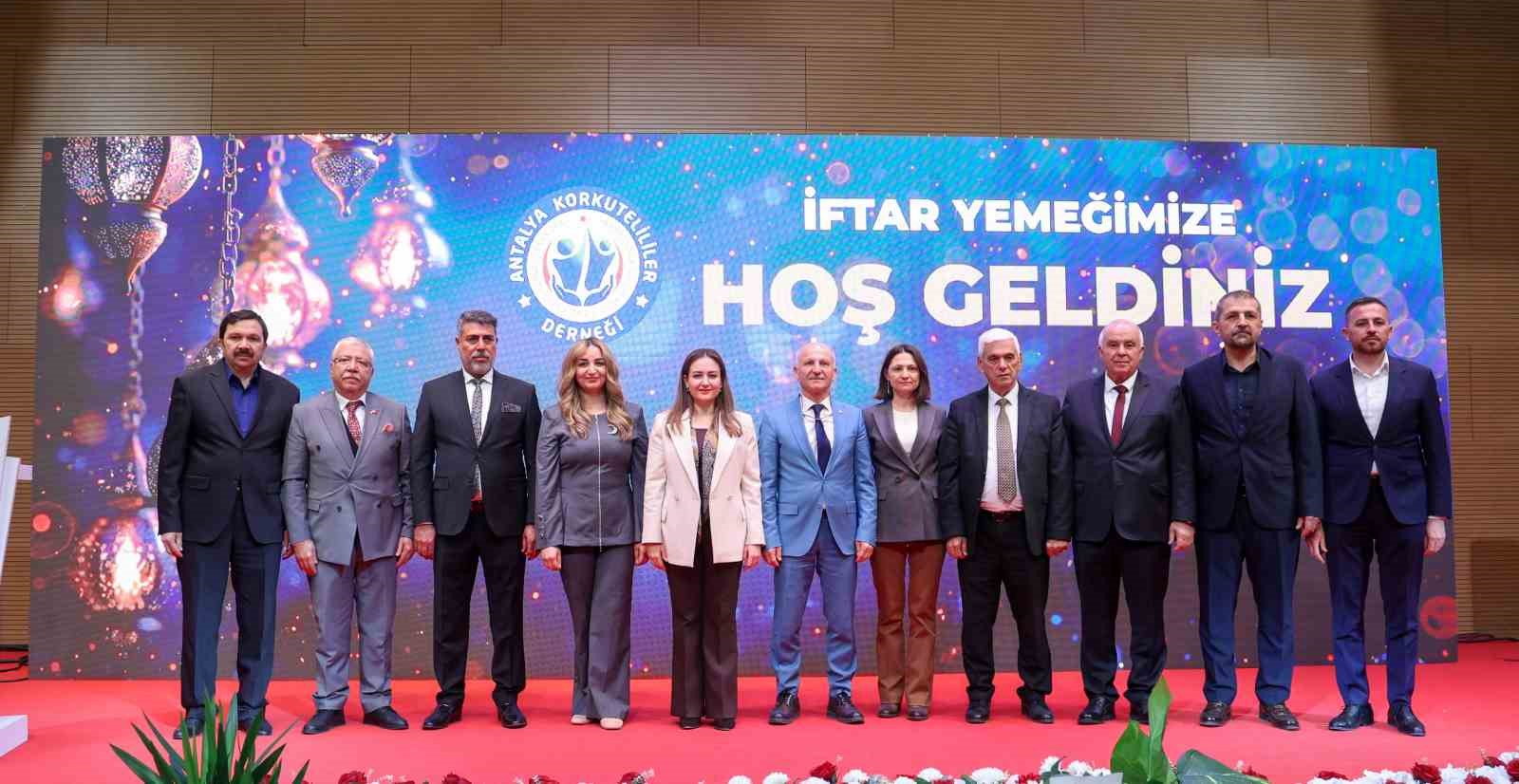 Başkan Vekili Özdemir: "Korkutelililerin emeği şehrimize büyük değer katıyor"
Başkan Vekili Özdemir: "Korkutelililerin emeği şehrimize büyük değer katıyor"