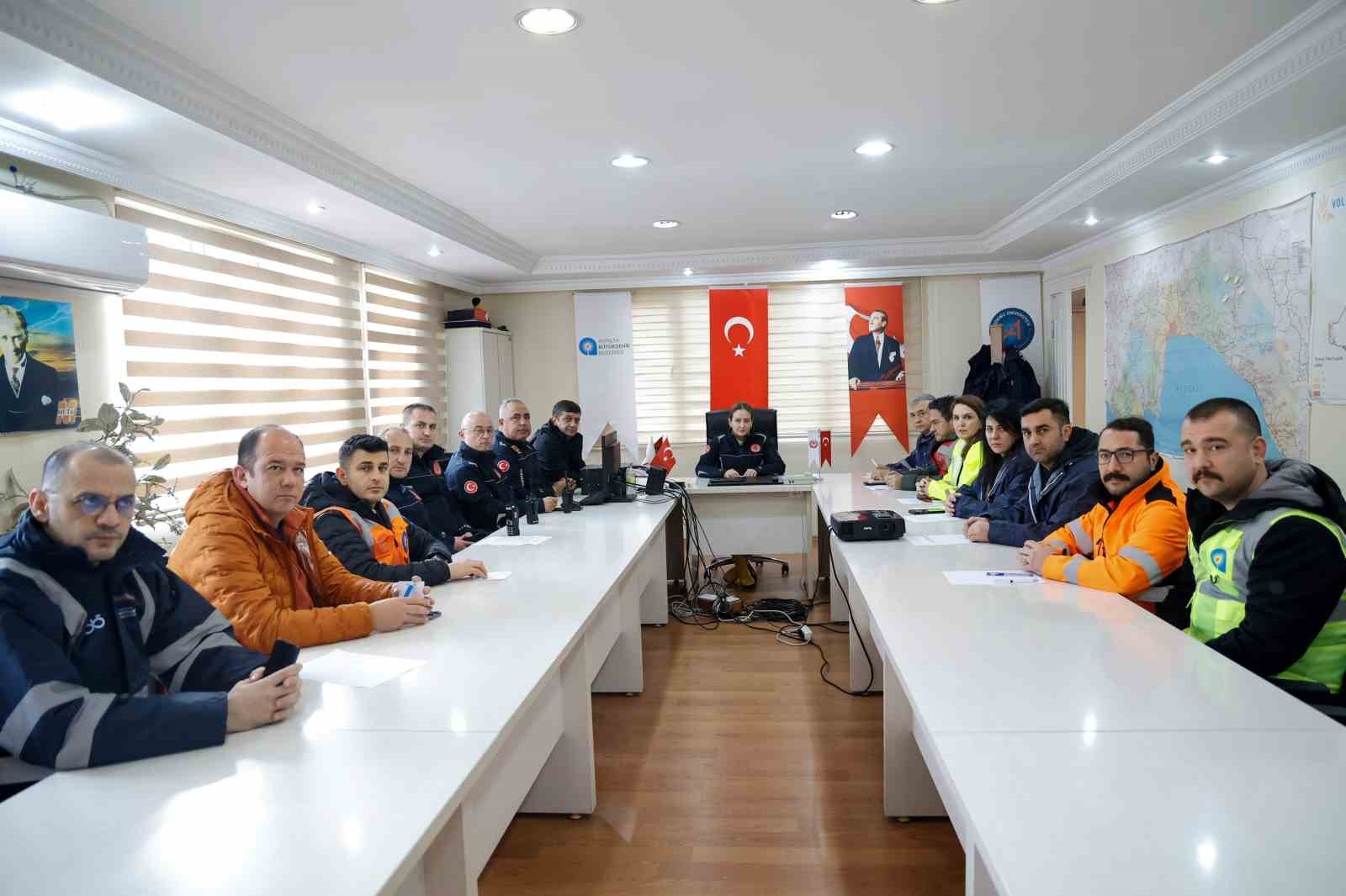 Başkan Vekili Özdemir: "Son 24 saatte metrekareye 200 mm yağış düştüğü tespit edildi"
