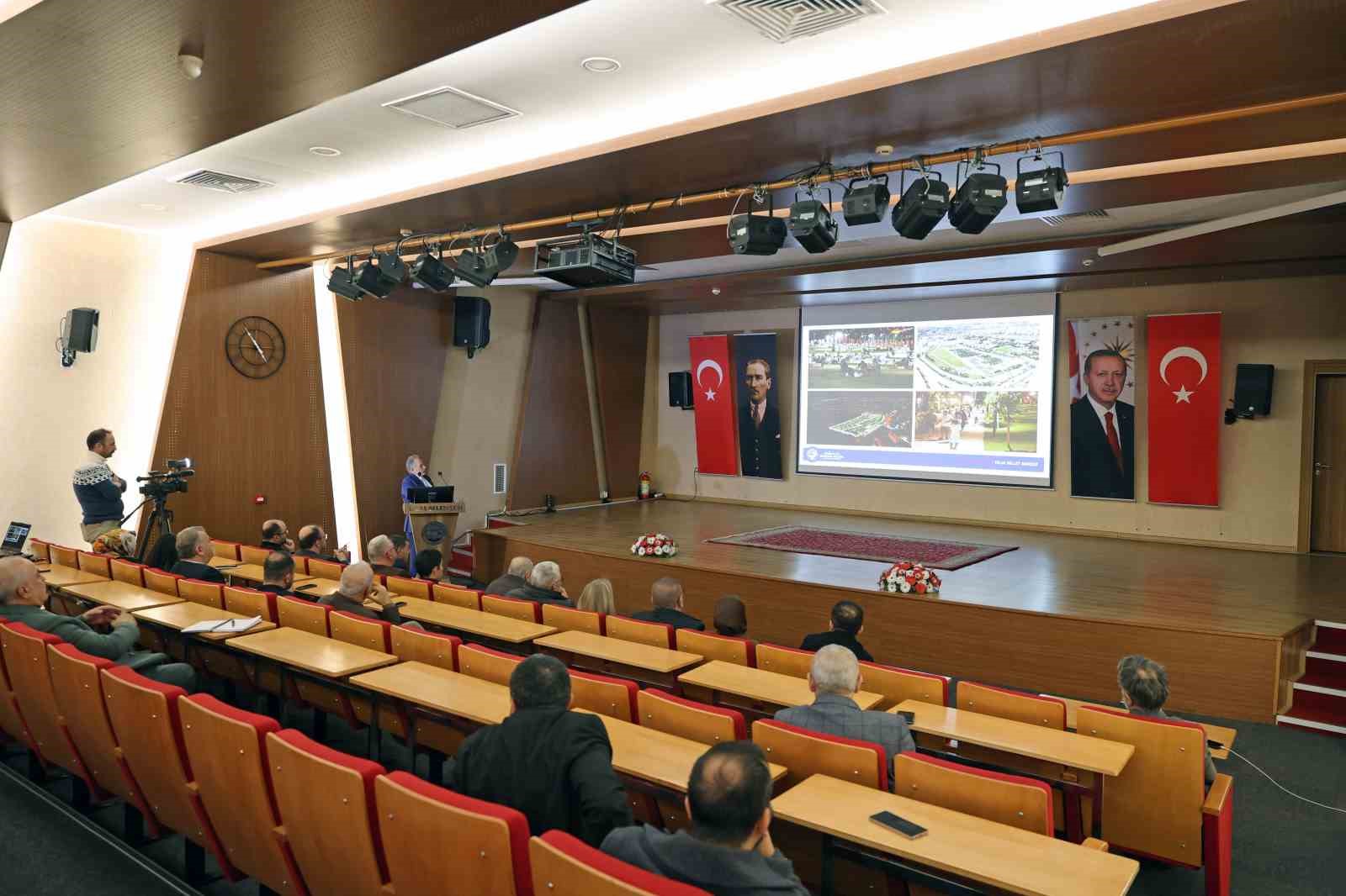 Başkan Yalçın’dan meclis üyelerine icraat sunumu
