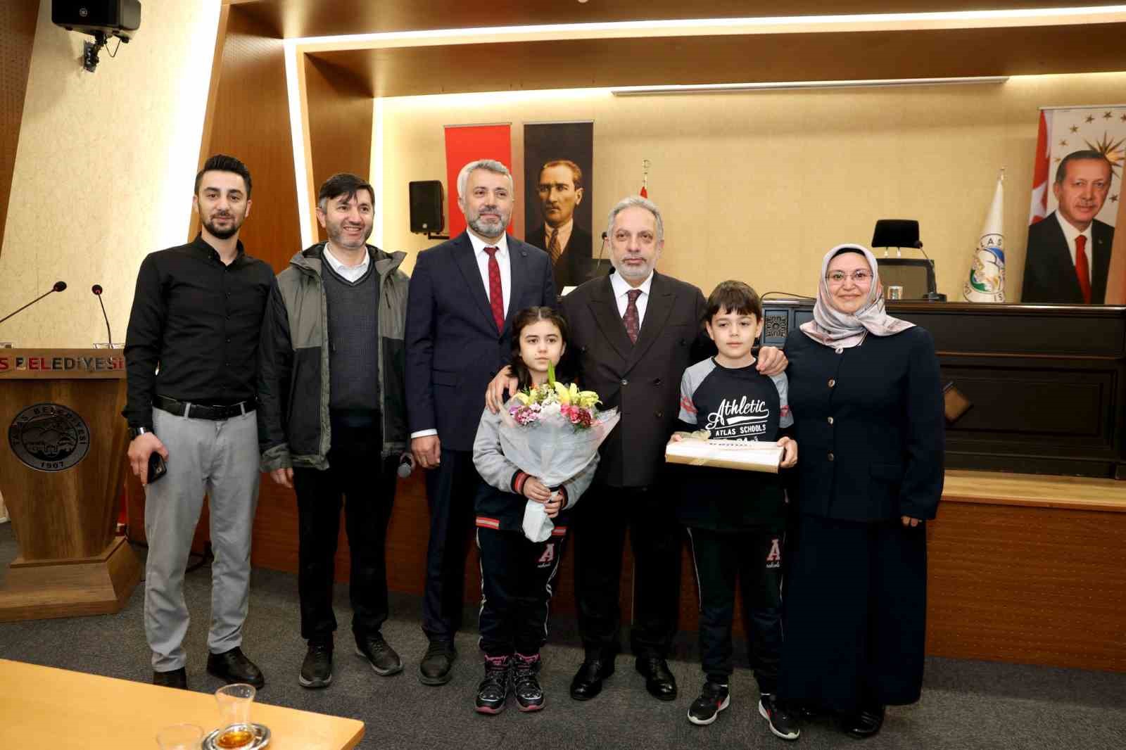 Başkan Yalçın’dan miniklere yerel yönetim dersi
