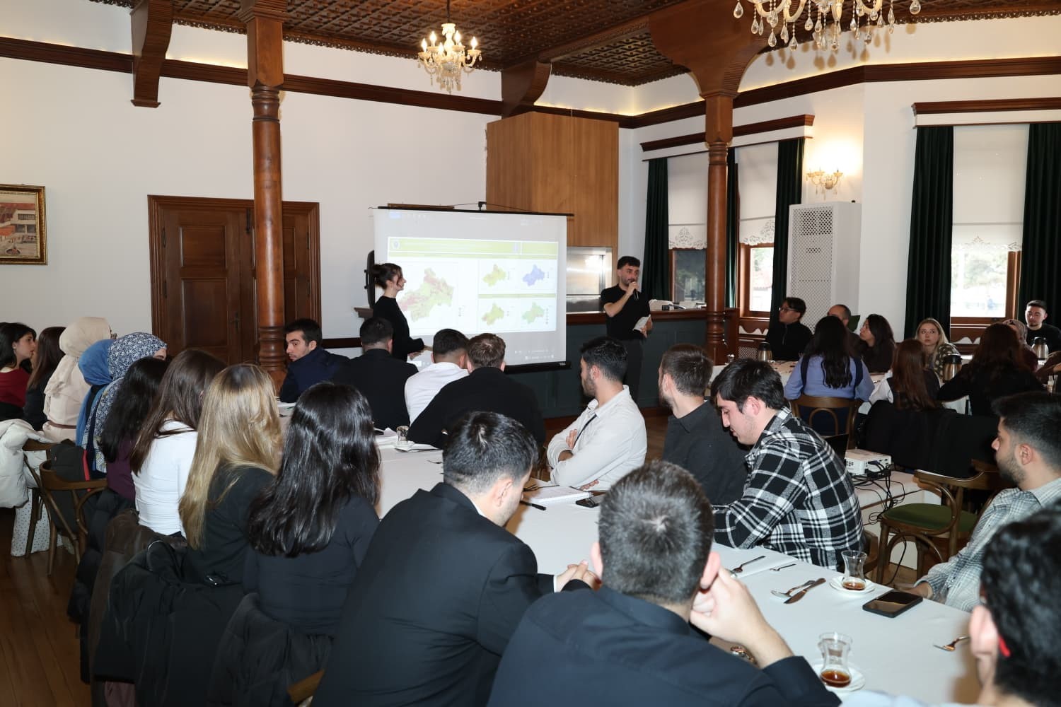 Başkan Yazıcıoğlu: "Yerel üretimi merkeze alan bir şehir modeli inşa etmeye kararlıyız"
