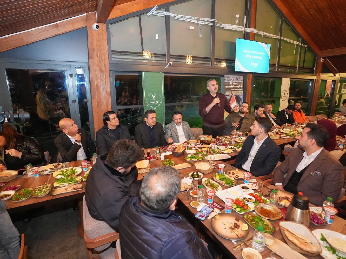 Başkan Yılmaz TÜGVA’lı gençlerle sahurda buluştu

