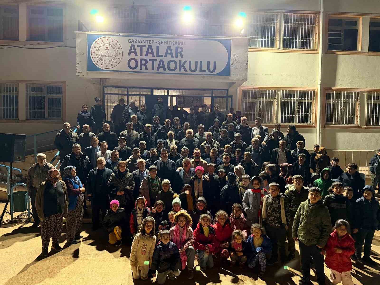 Başkan Yılmaz’dan bir günde 9 mahalleye ziyaret
