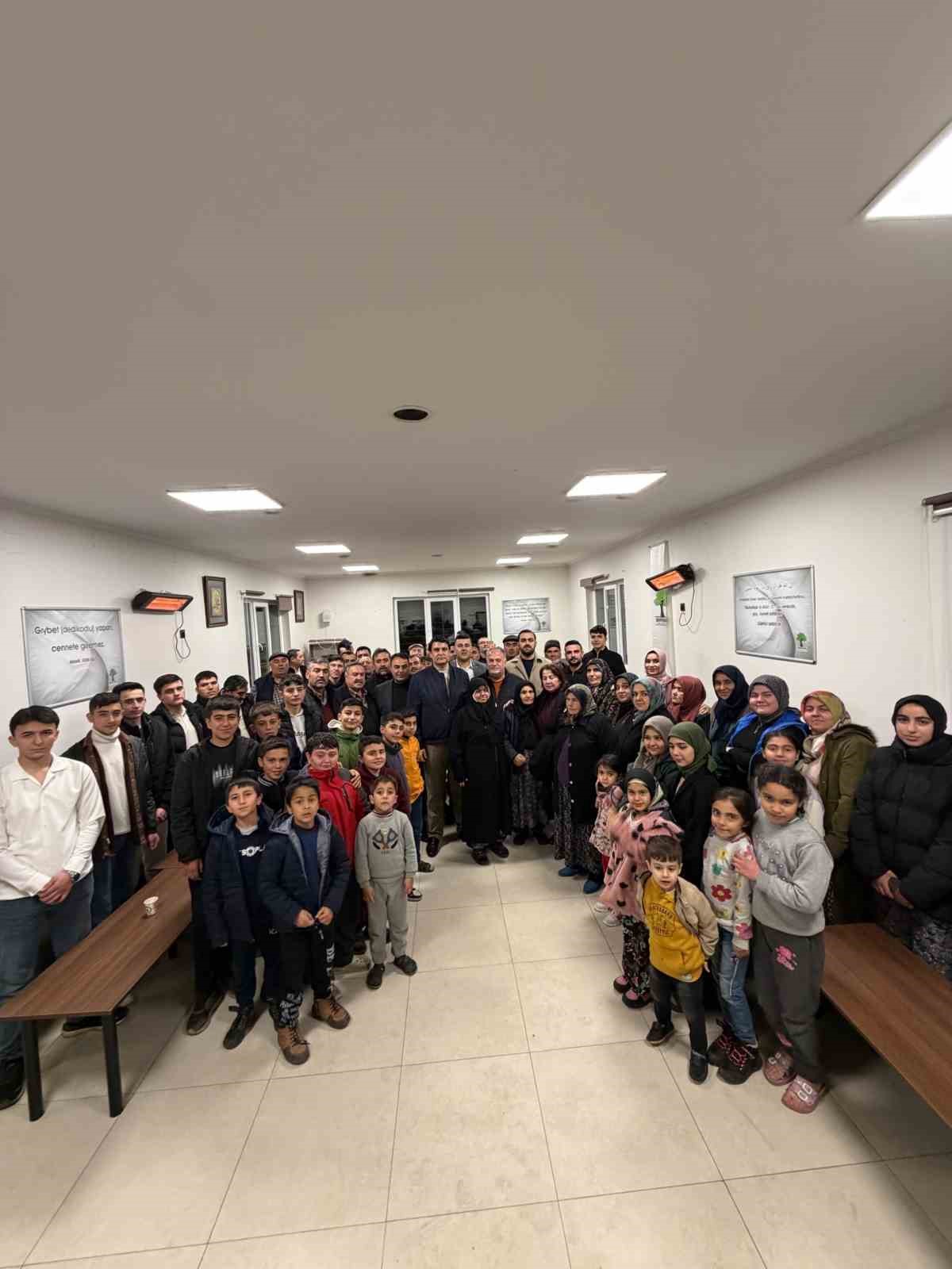 Başkan Yılmaz’dan bir günde 9 mahalleye ziyaret
