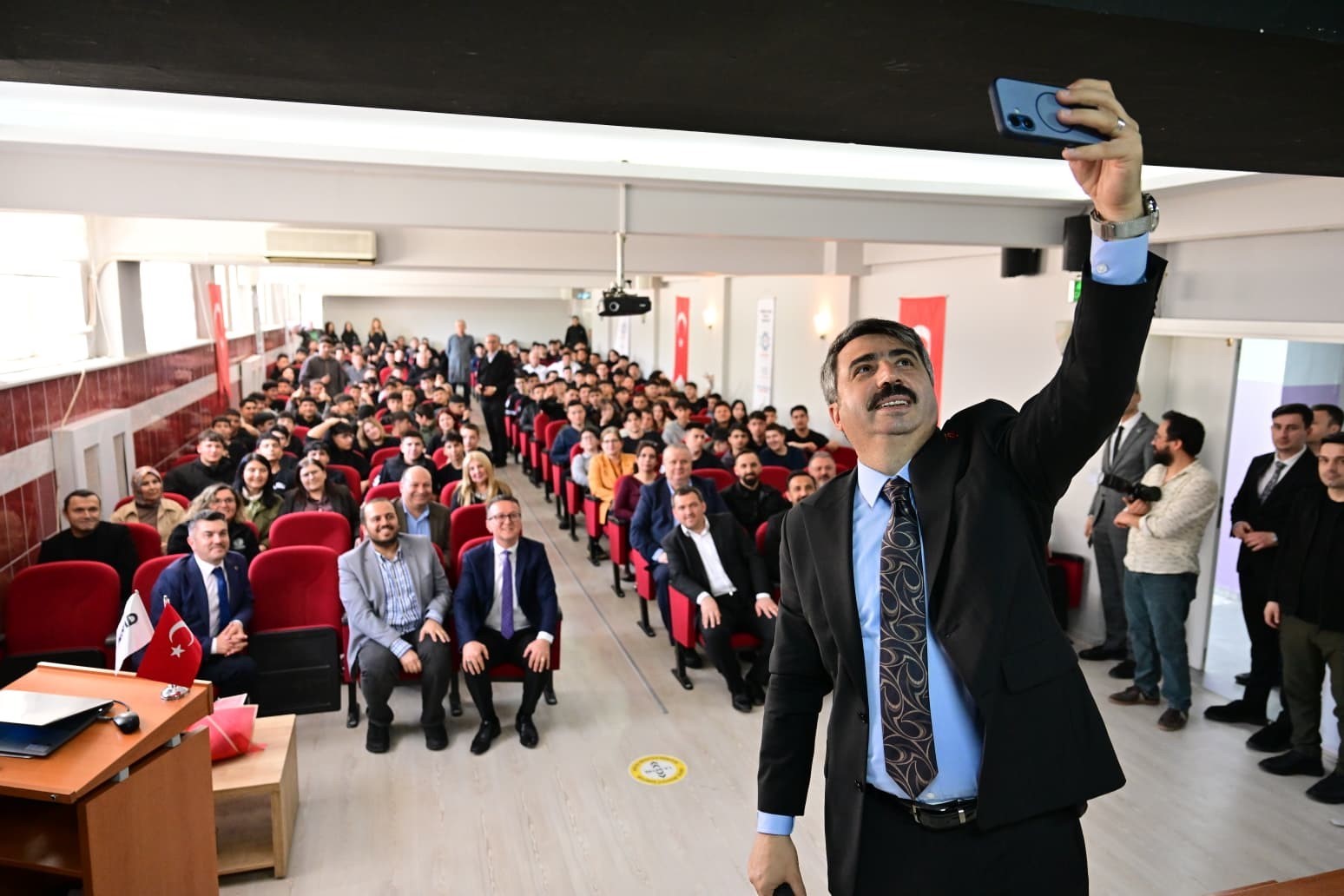 Başkan Yılmaz’dan gençlere tavsiyeler
