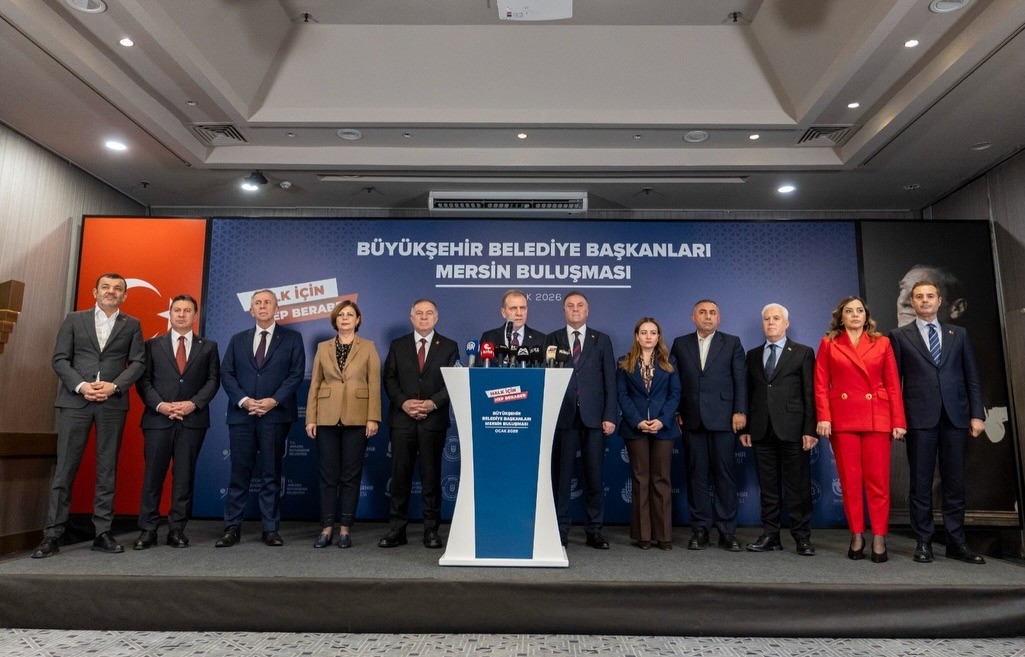 Başkan Yüceer, Büyükşehir Belediye Başkanları toplantısına katıldı
