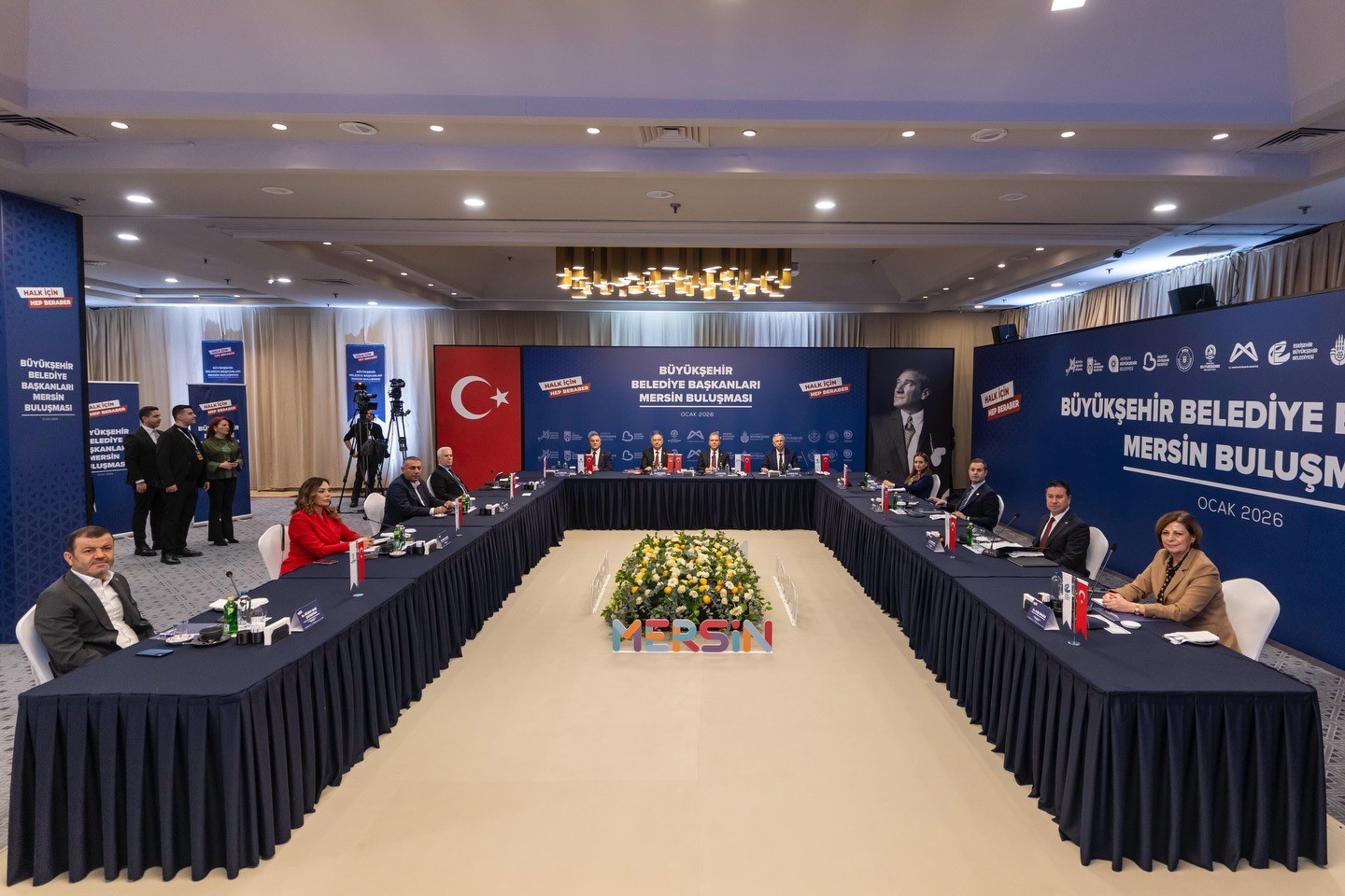 Başkan Yüceer, Büyükşehir Belediye Başkanları toplantısına katıldı
