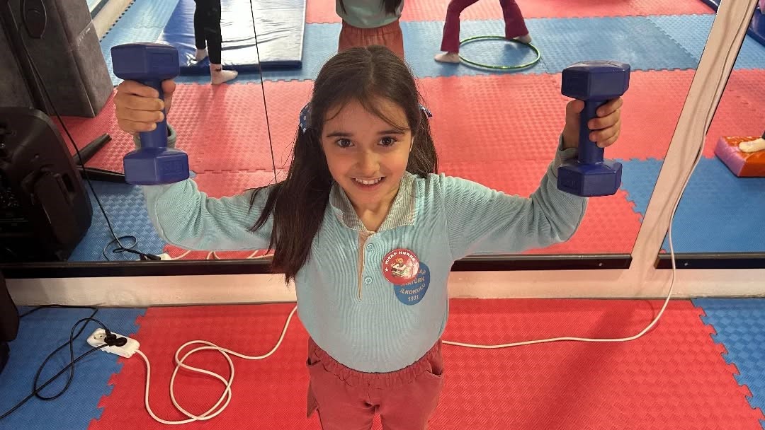 Başkan Zencirci: "Çocuklarımızı geleceğe hazırlıyoruz"
