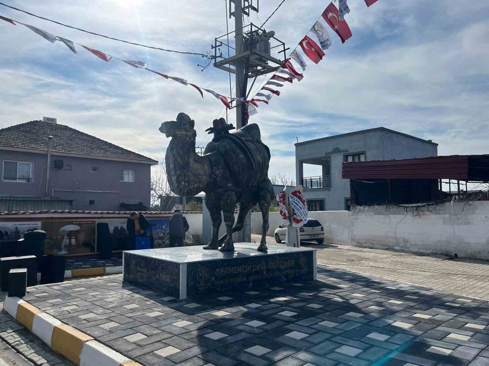 Başkan Zencirci’den devesiyle ünlü Turanlar’a deve heykeli
