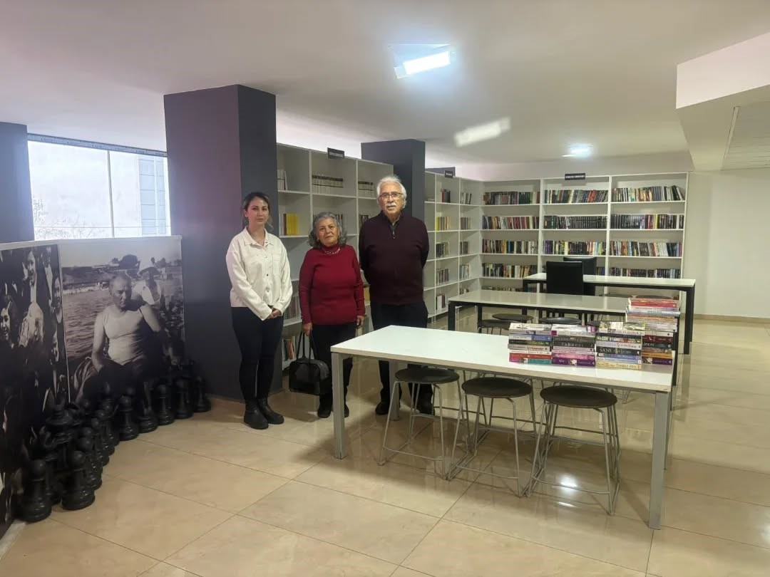 Başkan Zencirci’den kitap bağışı çağrısı
Başkan Zencirci’den kitap bağışı çağrısı