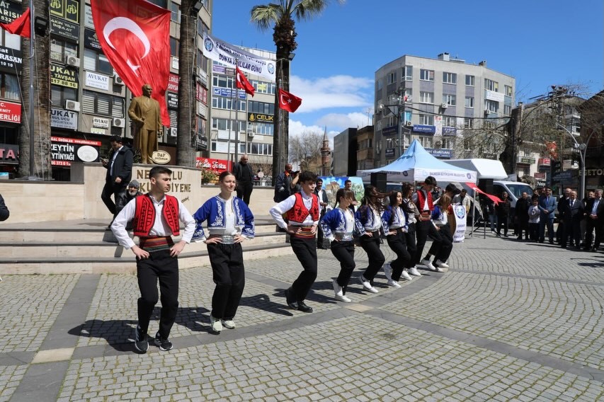 Başkanı Mehmet Ertaş Vanlıların kurtuluş coşkusuna ortak oldu
