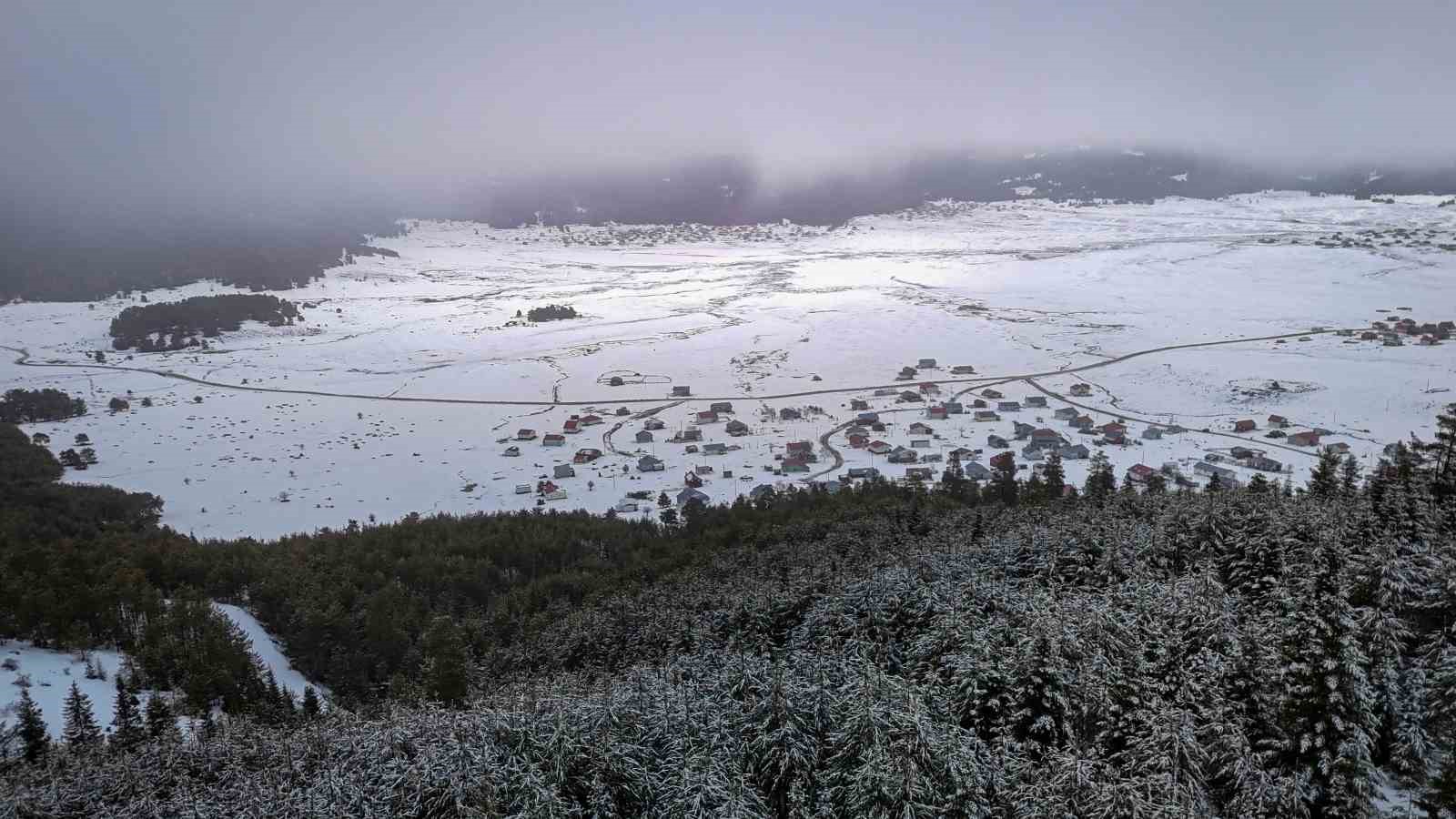 Başkent’in Karadeniz’i Benli Yaylası eşsiz doğasıyla ziyaretçilerini bekliyor
Başkent’in Karadeniz’i Benli Yaylası eşsiz doğasıyla ziyaretçilerini bekliyor
