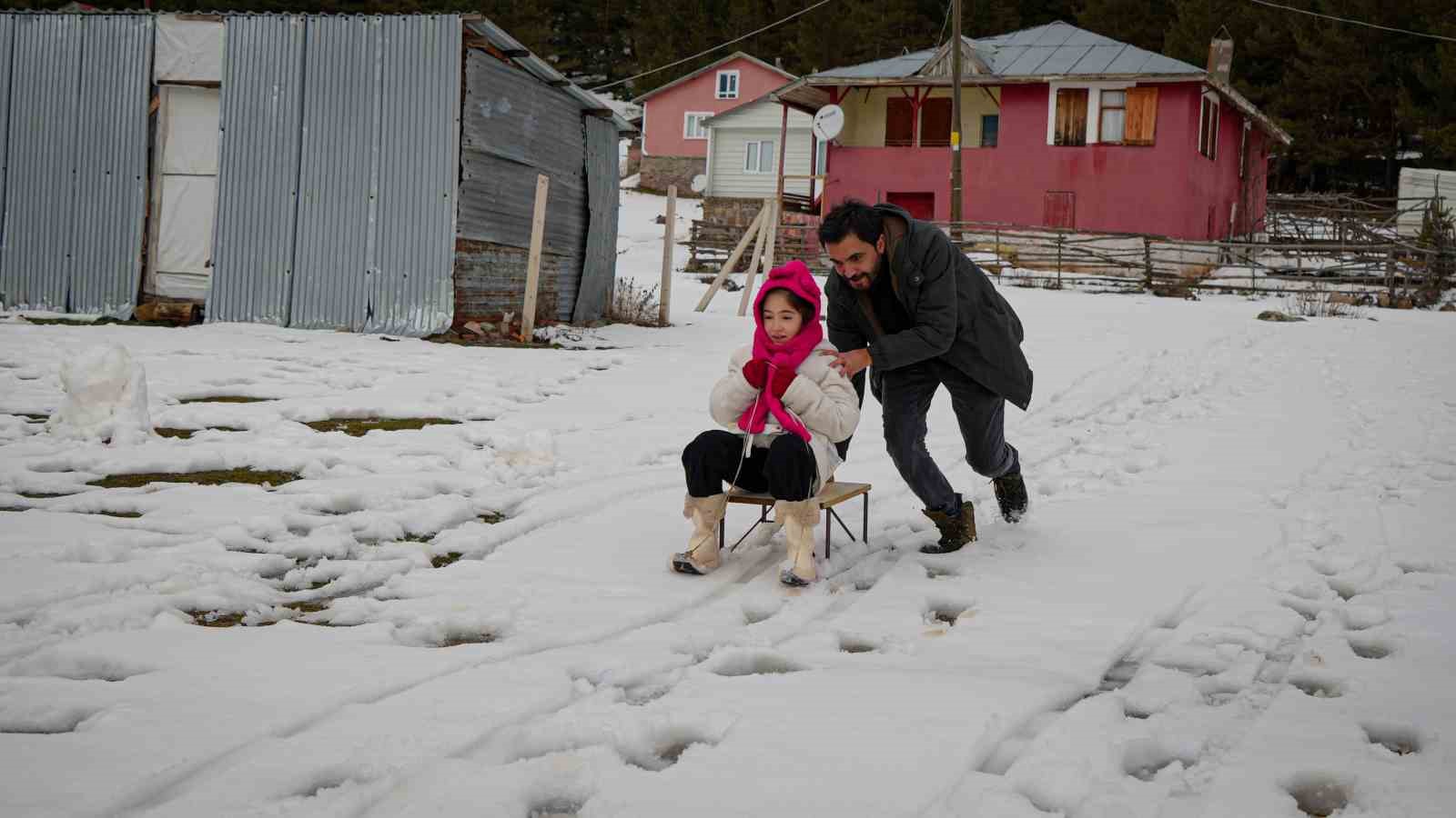 Başkent’in Karadeniz’i Benli Yaylası eşsiz doğasıyla ziyaretçilerini bekliyor
Başkent’in Karadeniz’i Benli Yaylası eşsiz doğasıyla ziyaretçilerini bekliyor
