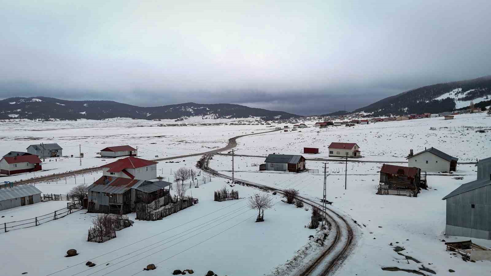 Başkent’in Karadeniz’i Benli Yaylası eşsiz doğasıyla ziyaretçilerini bekliyor
Başkent’in Karadeniz’i Benli Yaylası eşsiz doğasıyla ziyaretçilerini bekliyor