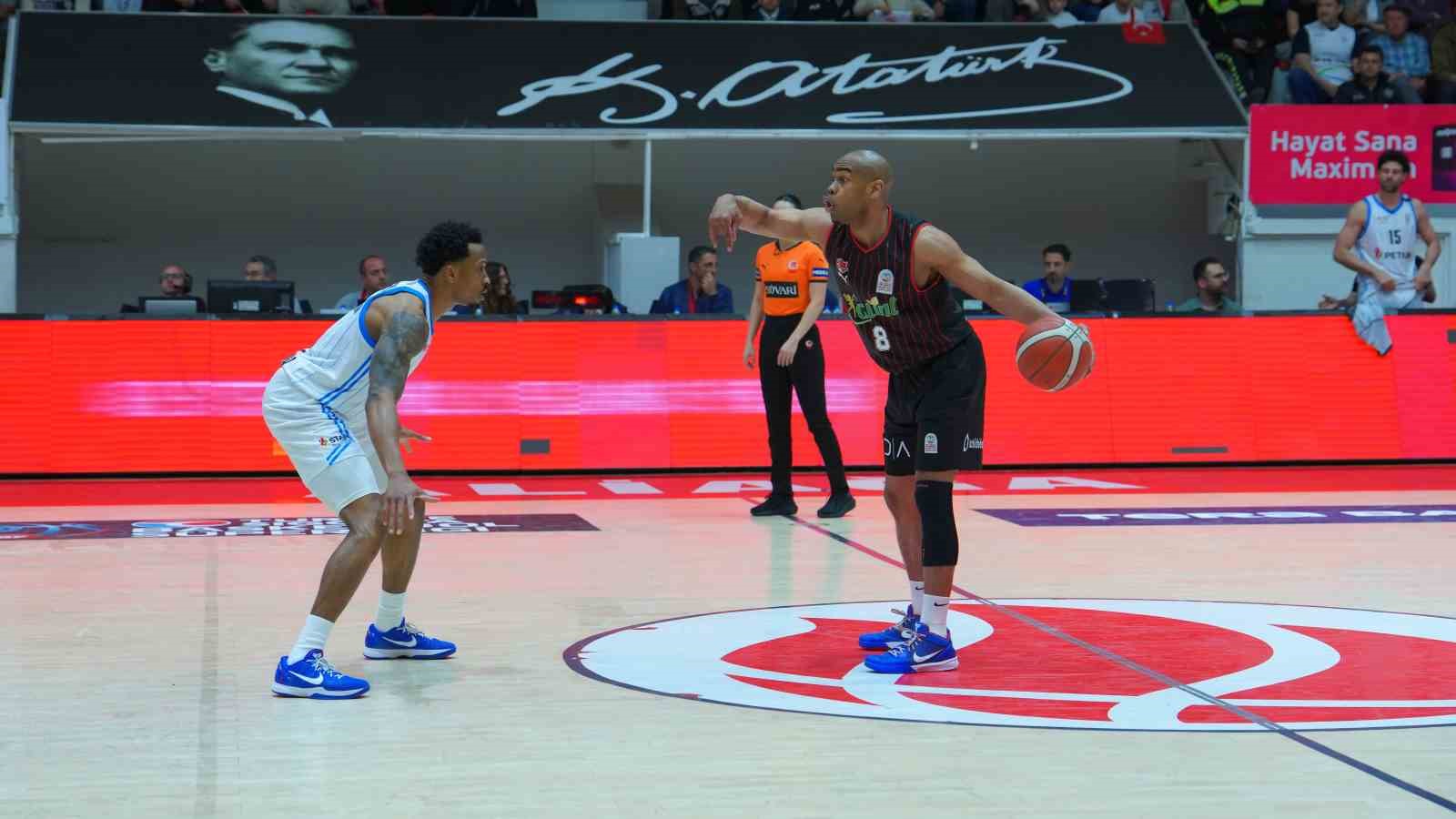 Basketbol Süper Ligi: Aliağa Petkimspor: 100 - Manisa Basket: 87
