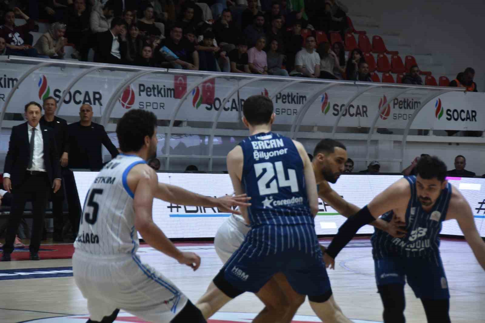 Basketbol Süper Ligi: Aliağa Petkimspor:60 - A. Efes: 85
