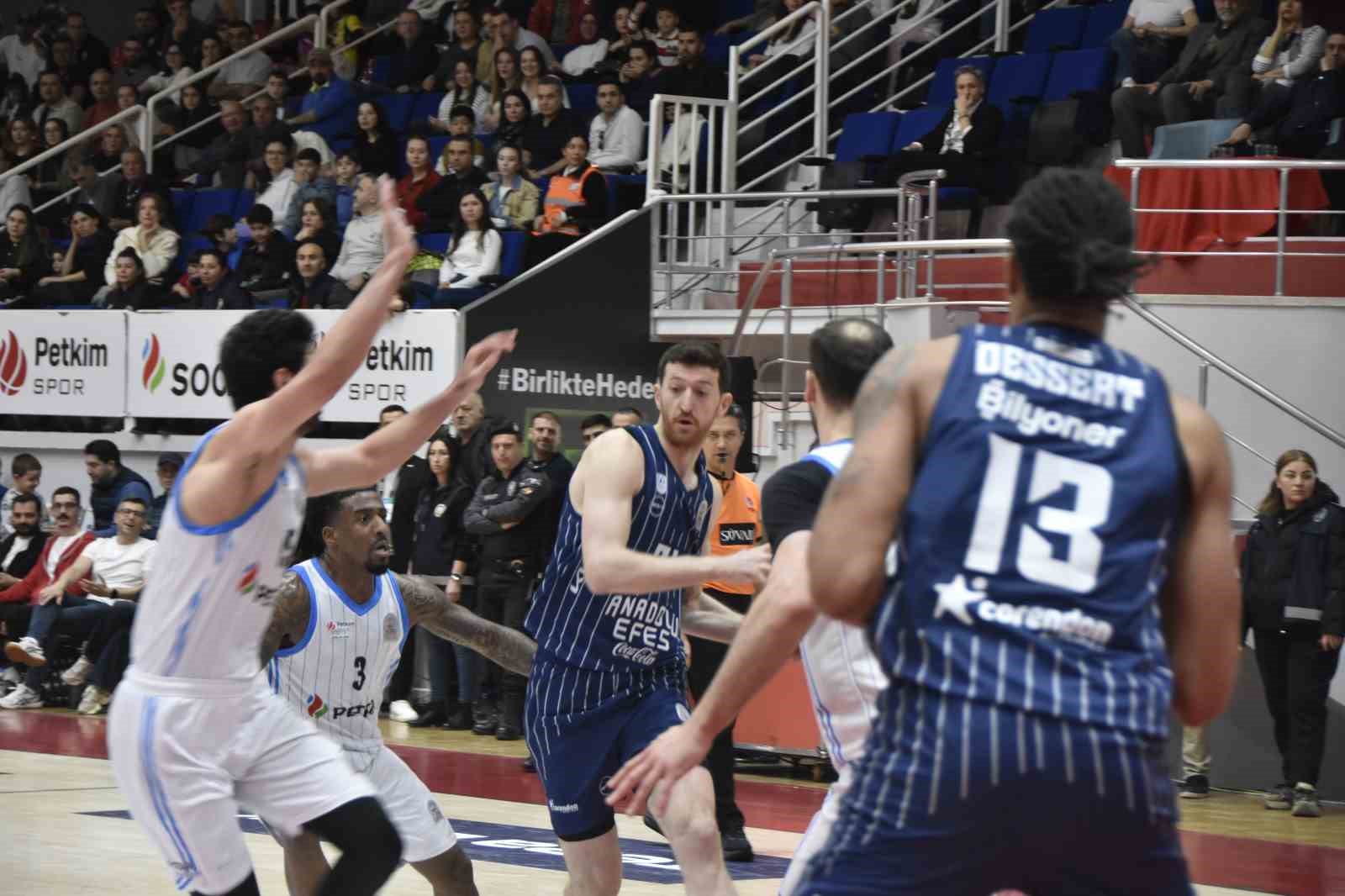 Basketbol Süper Ligi: Aliağa Petkimspor:60 - A. Efes: 85
