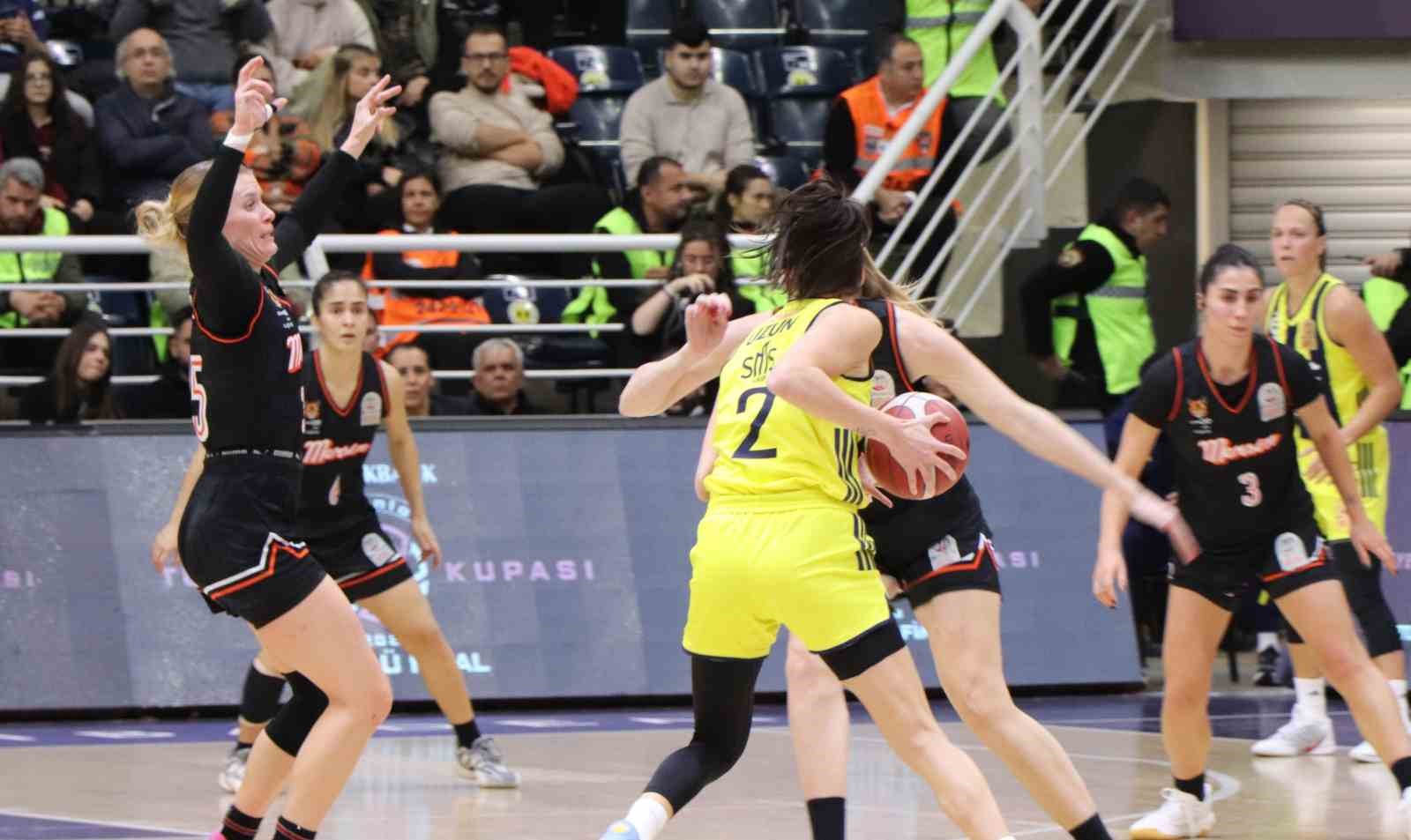 Basketbol Süper Ligi: Fenerbahçe Opet: 84 - ÇİMSA ÇBK Mersin: 66
