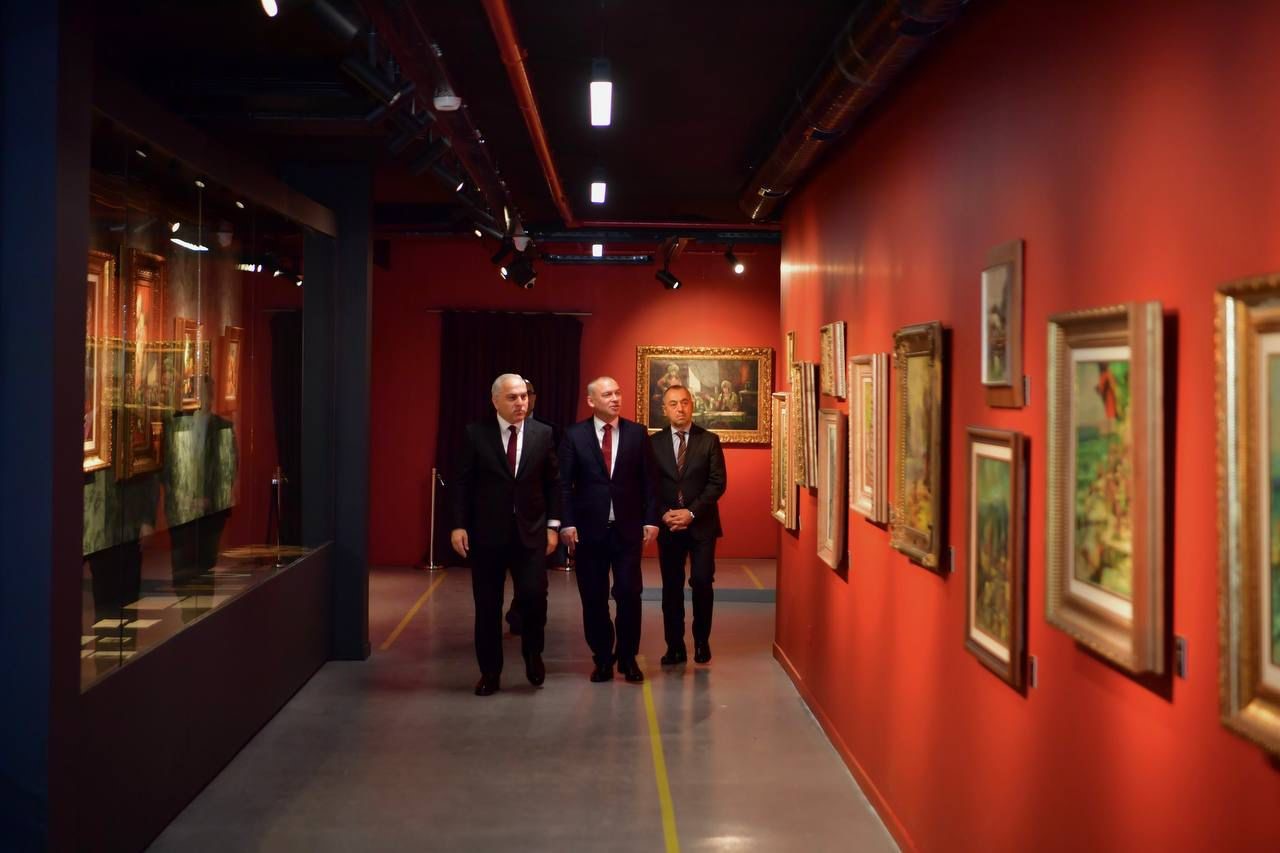 Başkonsoloslardan Fatih kütüphanelerine tam not
Başkonsoloslardan Fatih kütüphanelerine tam not