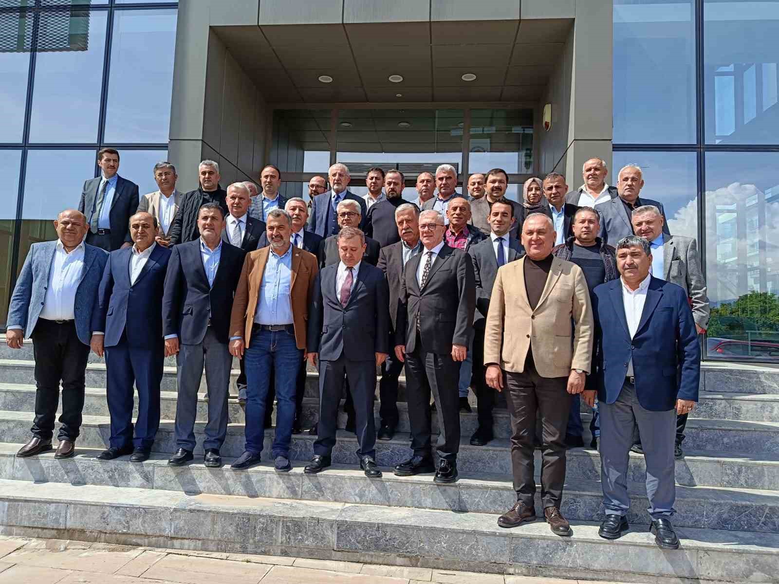 Batı Antalya’da tarımsal üretim ve ticaretindeki sorunlar masaya yatırıldı
