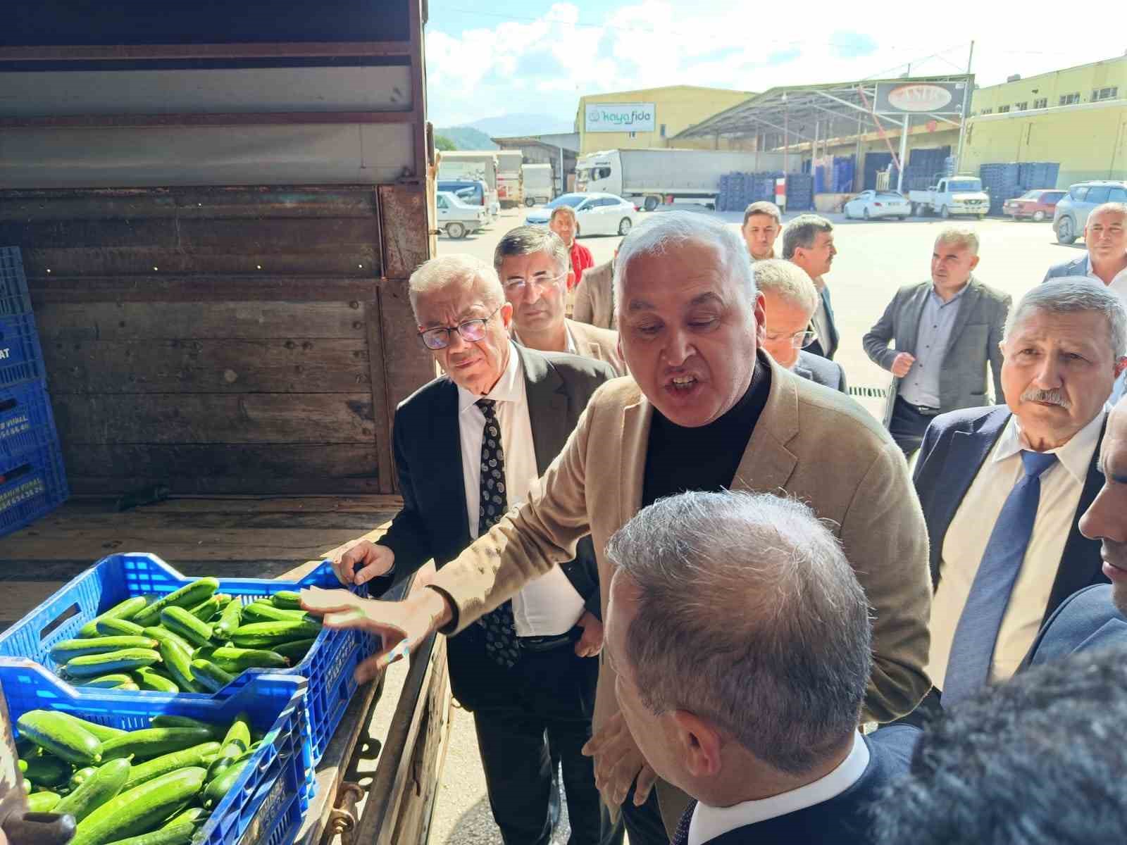 Batı Antalya’da tarımsal üretim ve ticaretindeki sorunlar masaya yatırıldı
