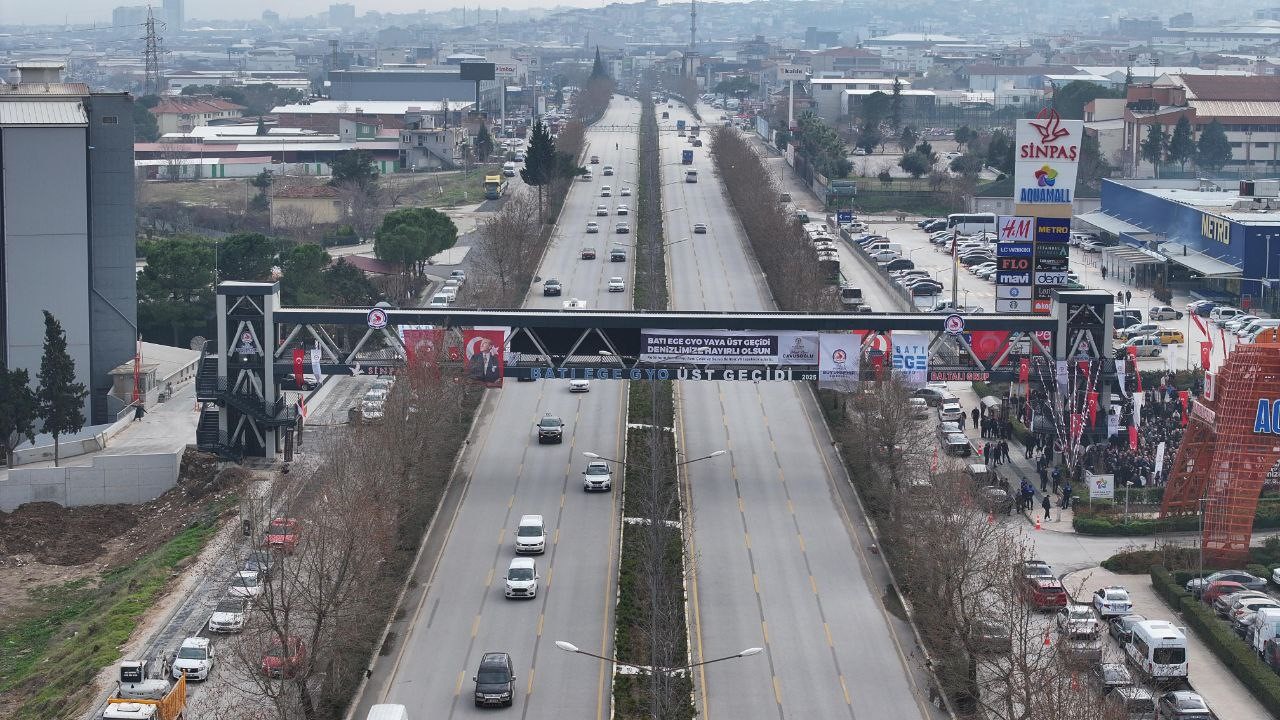 Batı Ege GYO Yaya Üst Geçidi hizmete açıldı
