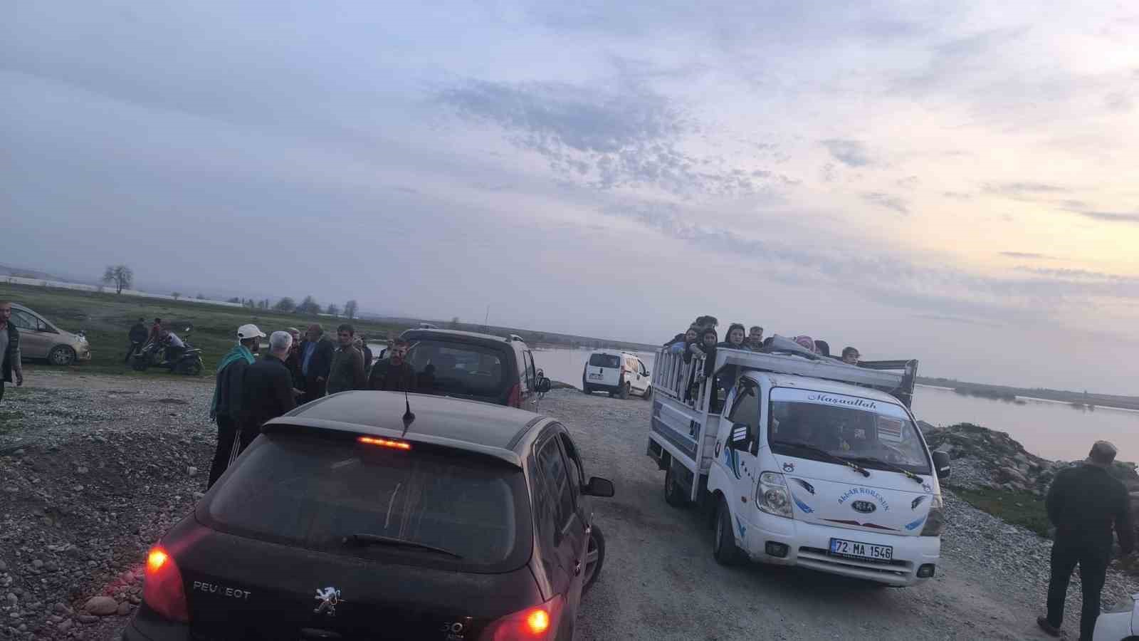 Batman Çayı’na giren 2 çocuktan biri boğuldu
