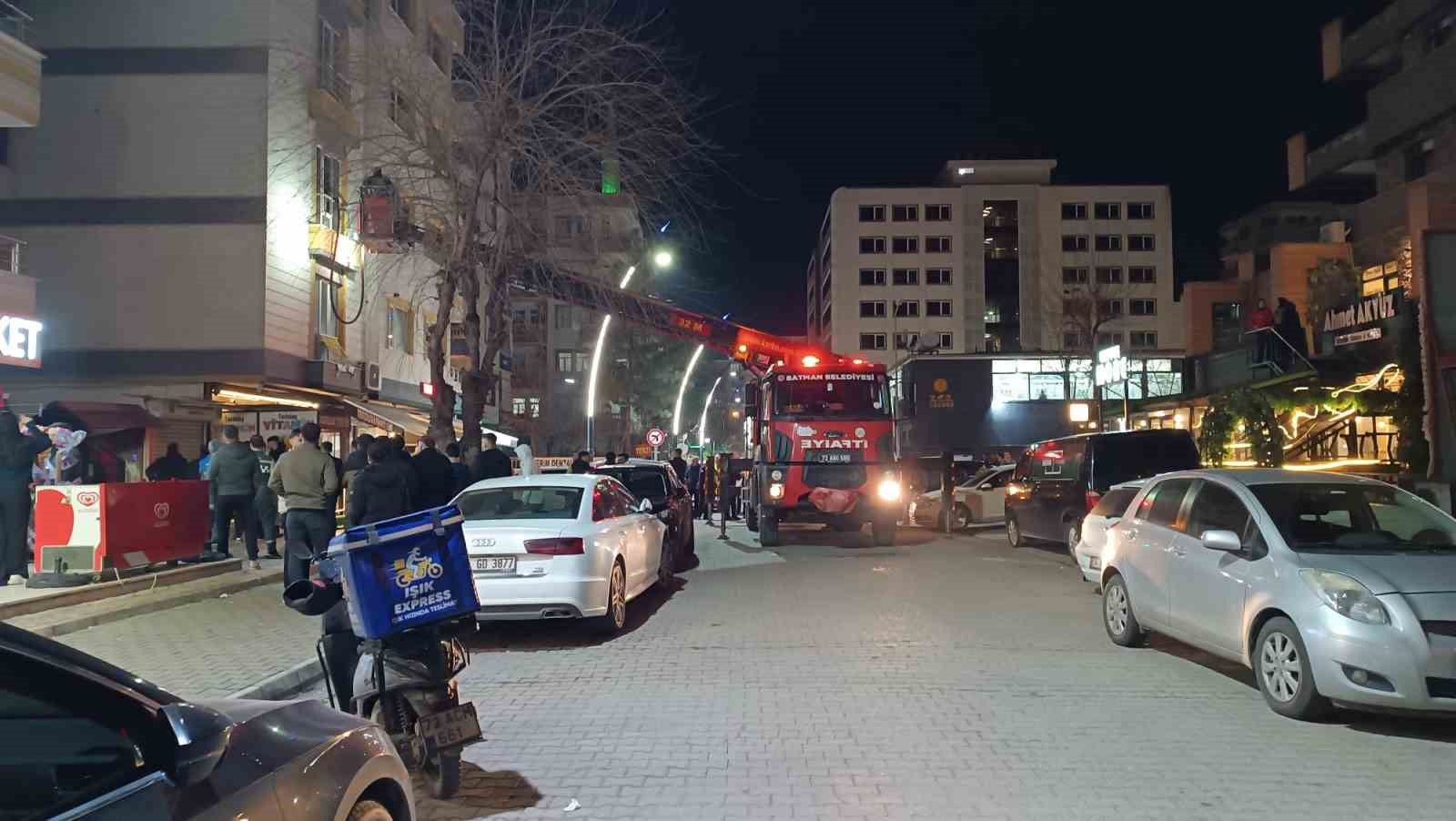 Batman’da 7 katlı binada korkutan yangın
