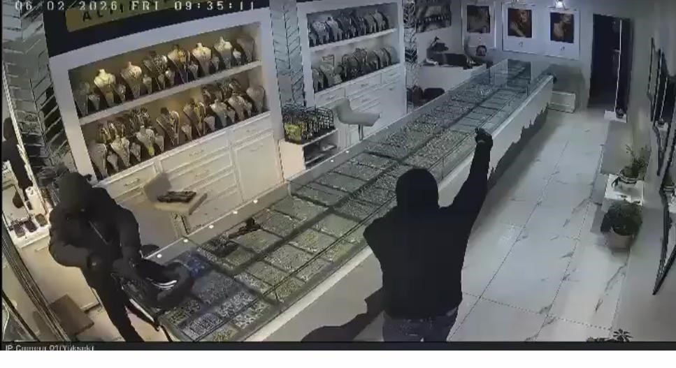 Batman’da 90 saniyede milyonluk kuyumcu soygunu kamerada
