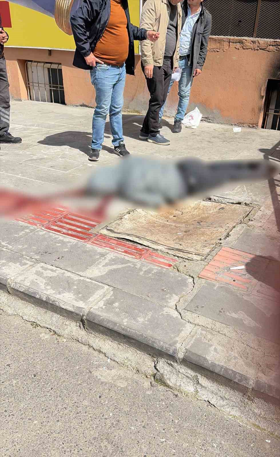 Batman’da çatında düşen genç hayatını kaybetti
