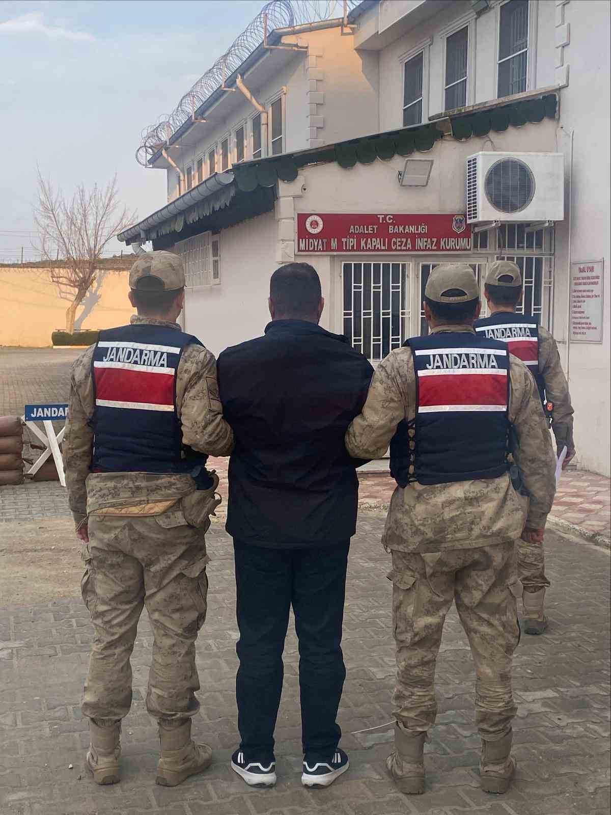 Batman’da geniş çaplı operasyon: 42 firari yakalandı
