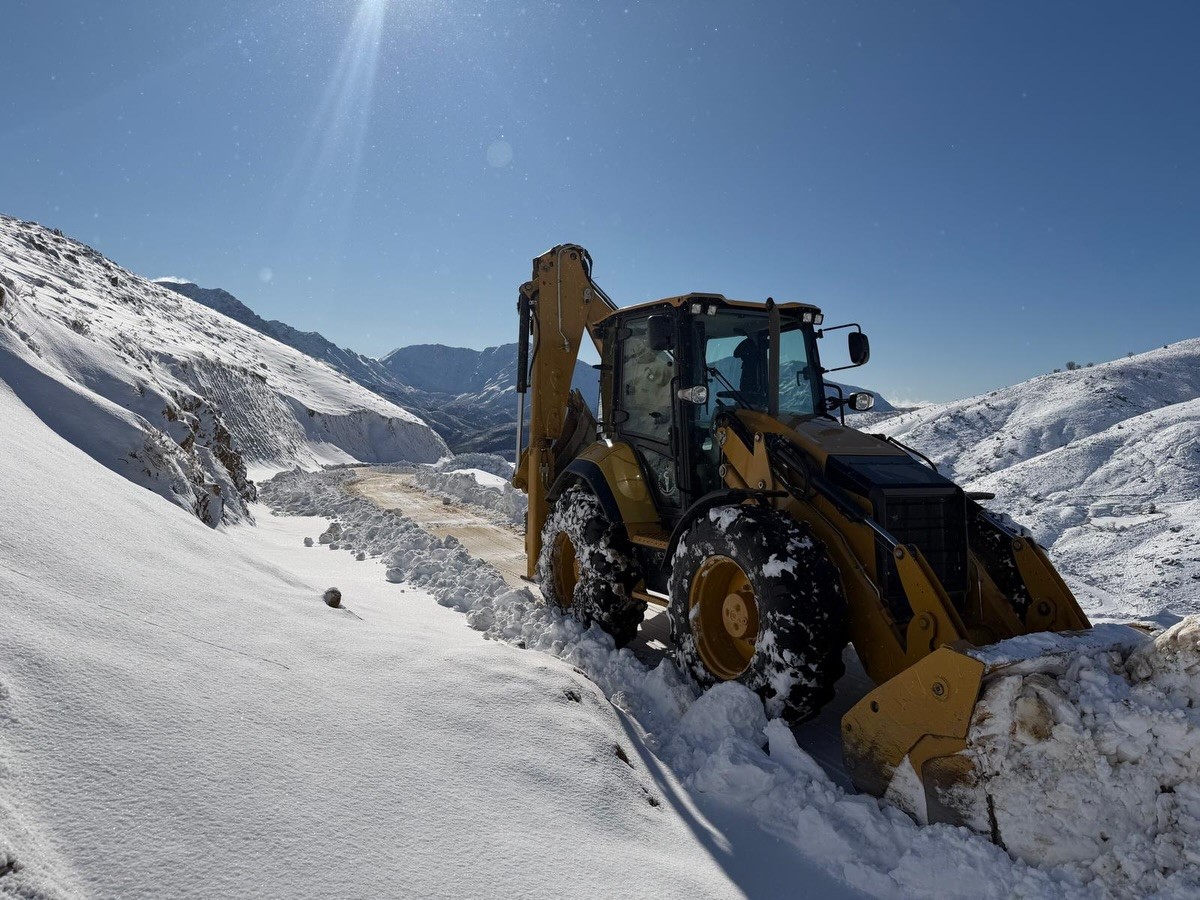 Batman’da kapalı olan ilçeler arası yol ulaşıma açıldı
