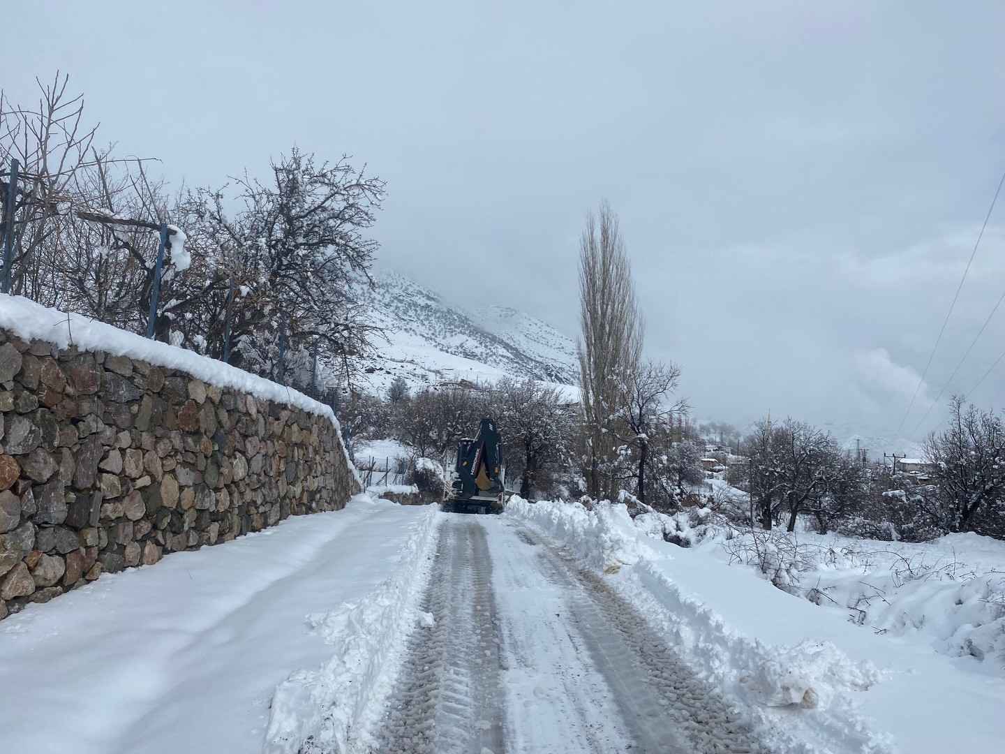 Batman’da karla mücadele çalışmaları sürüyor
