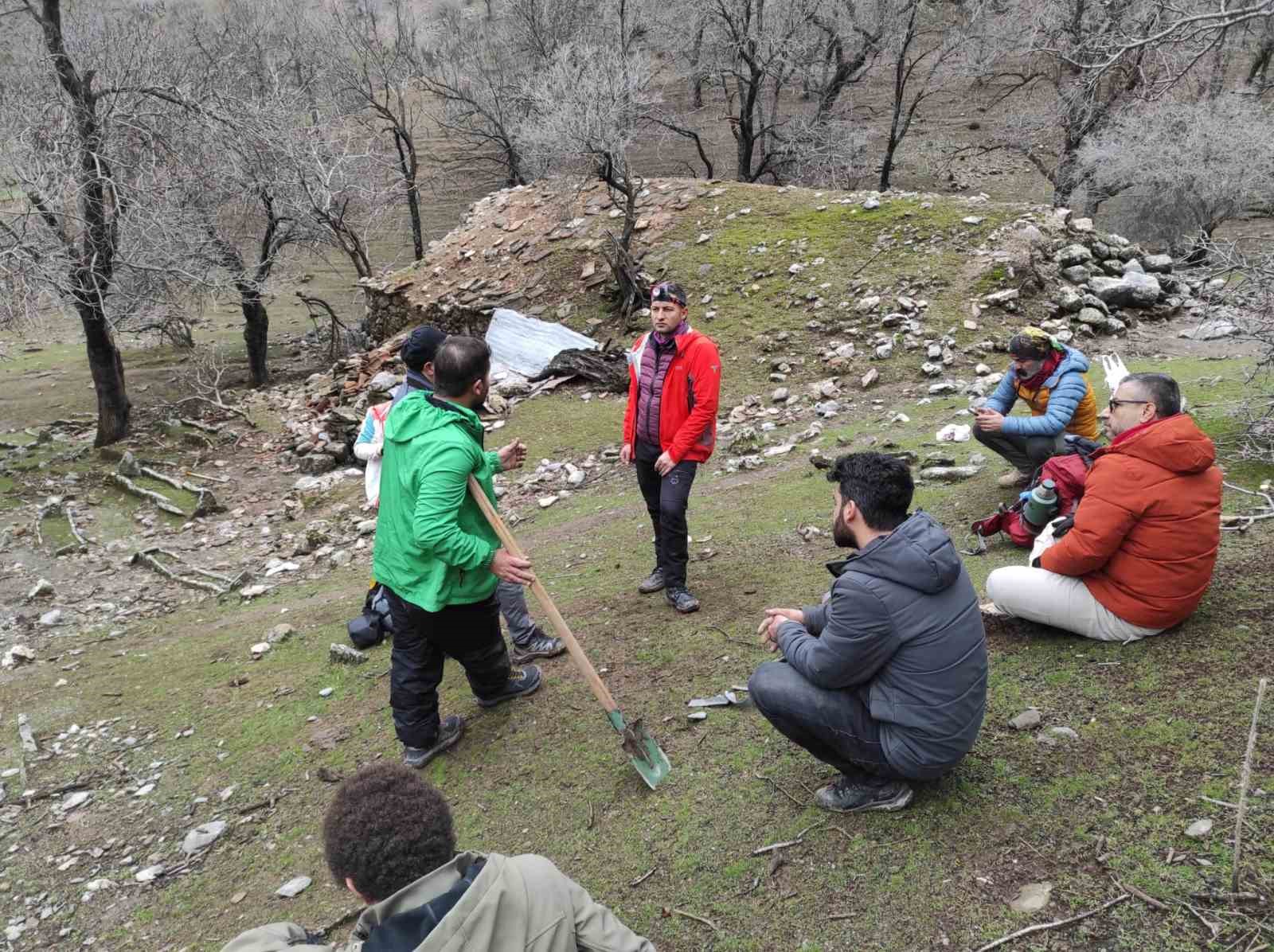 Batman’da keşfedilen gizemli yeraltı camisi ziyaretçi akınına uğruyor
