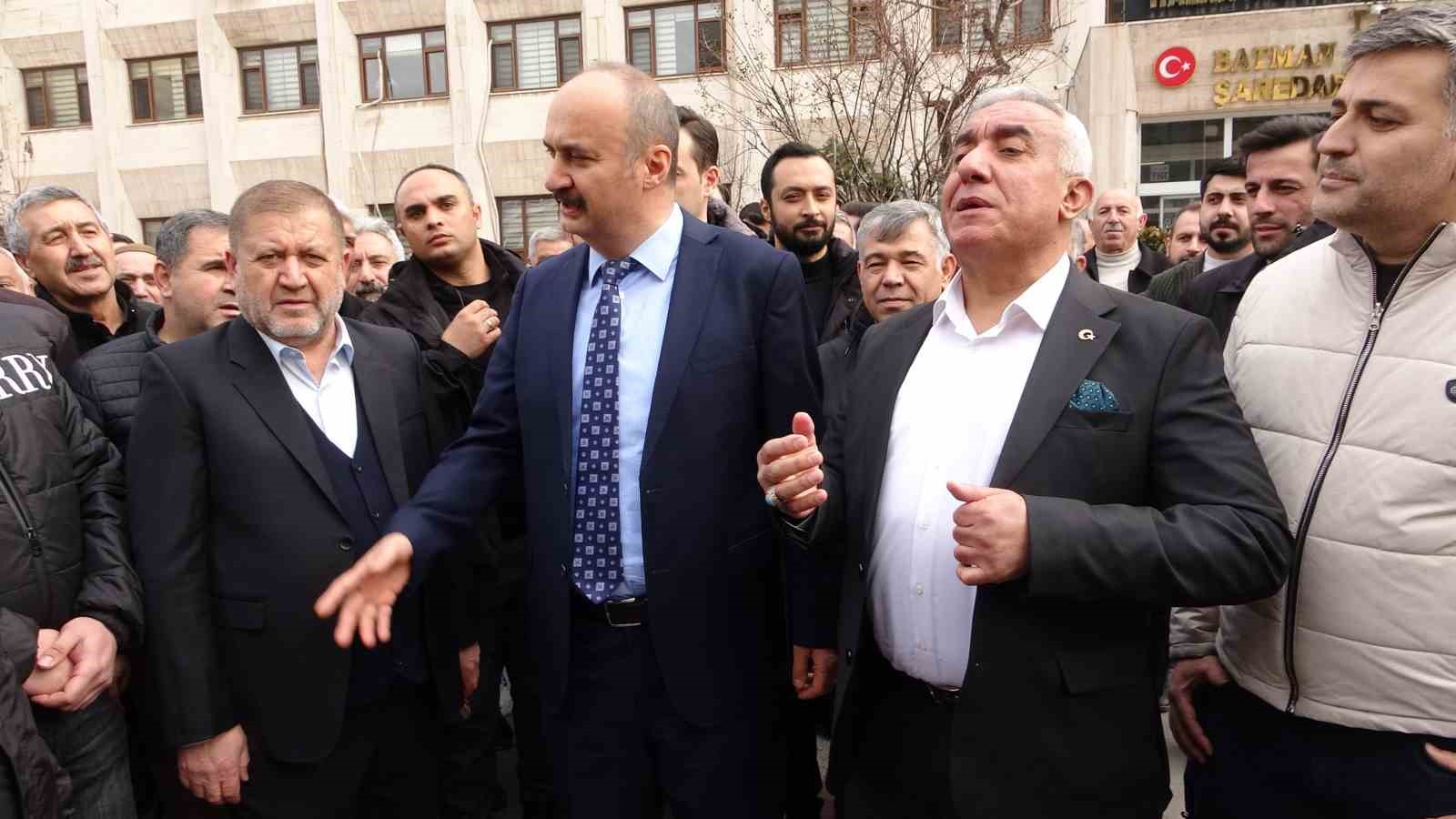 Batman’da kuyumcu soygunu ardından esnaf kepenk kapattı
