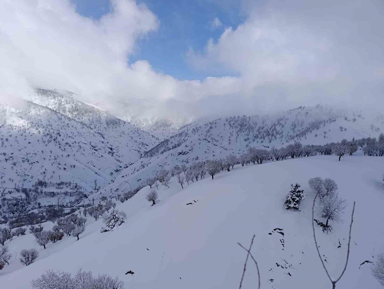 Batman’da nisan ortasında kar sürprizi
