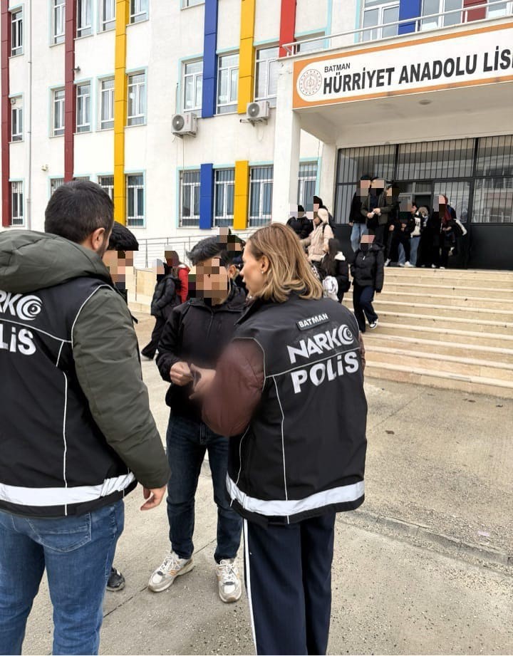 Batman’da okul çevrelerinde narkotik denetim
