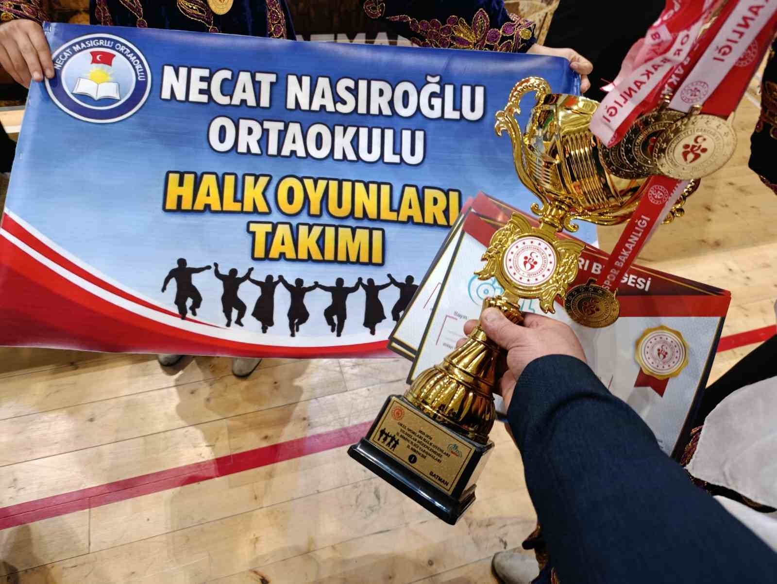 Batman’da Okul Sporları Halk Oyunları Yarışması düzenlendi
