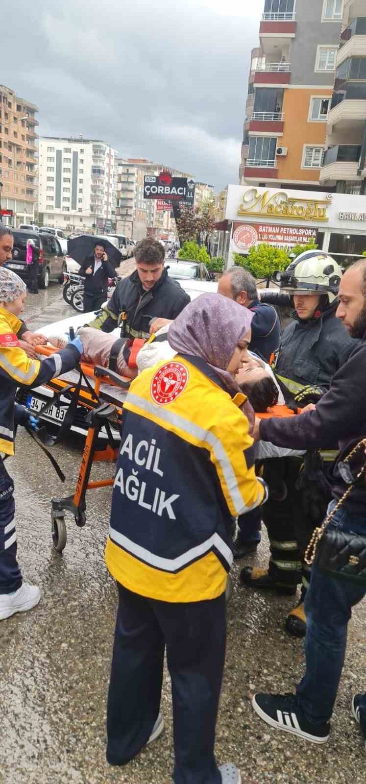 Batman’da otomobilin çarptığı yaya ağır yaralandı
