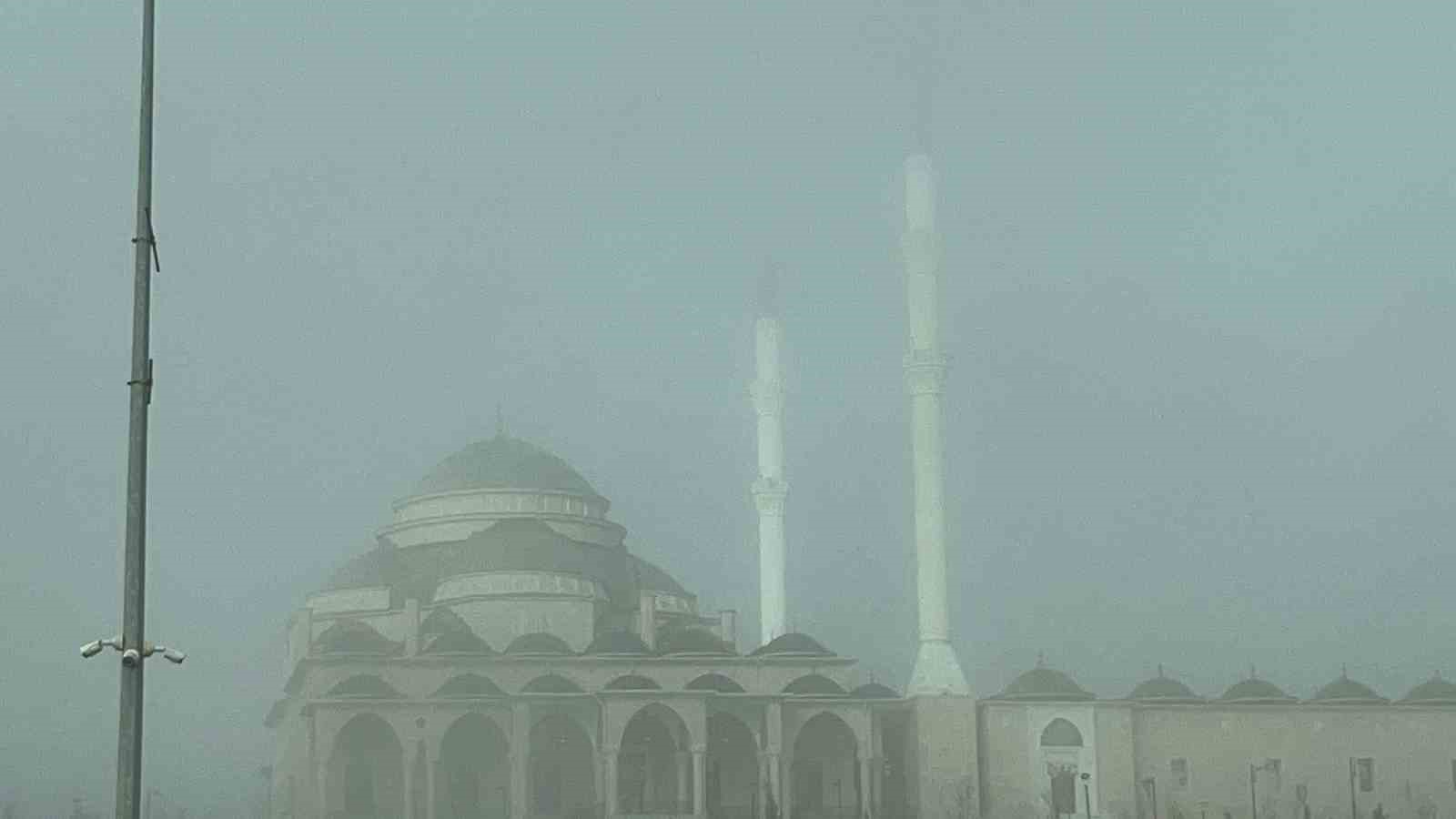 Batman’da sis etkili oldu, görüş mesafesi düştü
