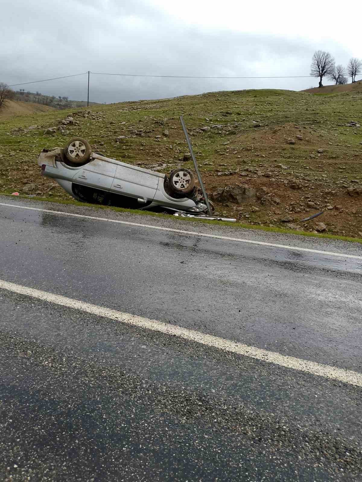Batman’da sürücüsünün kontrolünden çıkan otomobil takla attı: 1 yaralı
