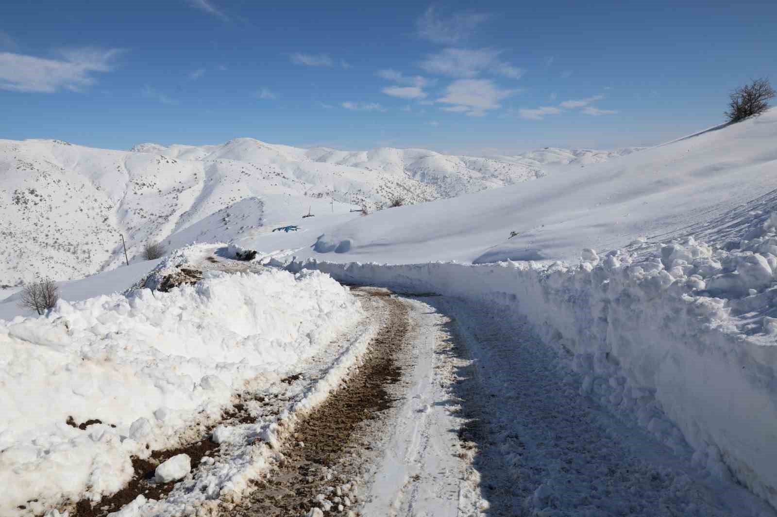 Battalgazi Belediyesi kırsalda kapalı yolları açtı
