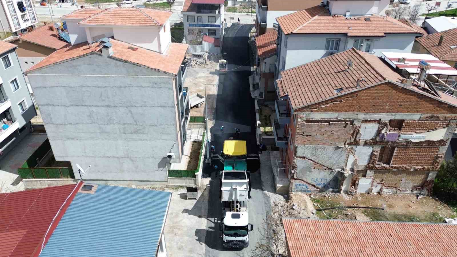 Battalgazi’de asfalt çalışmaları sürüyor
Battalgazi’de asfalt çalışmaları sürüyor