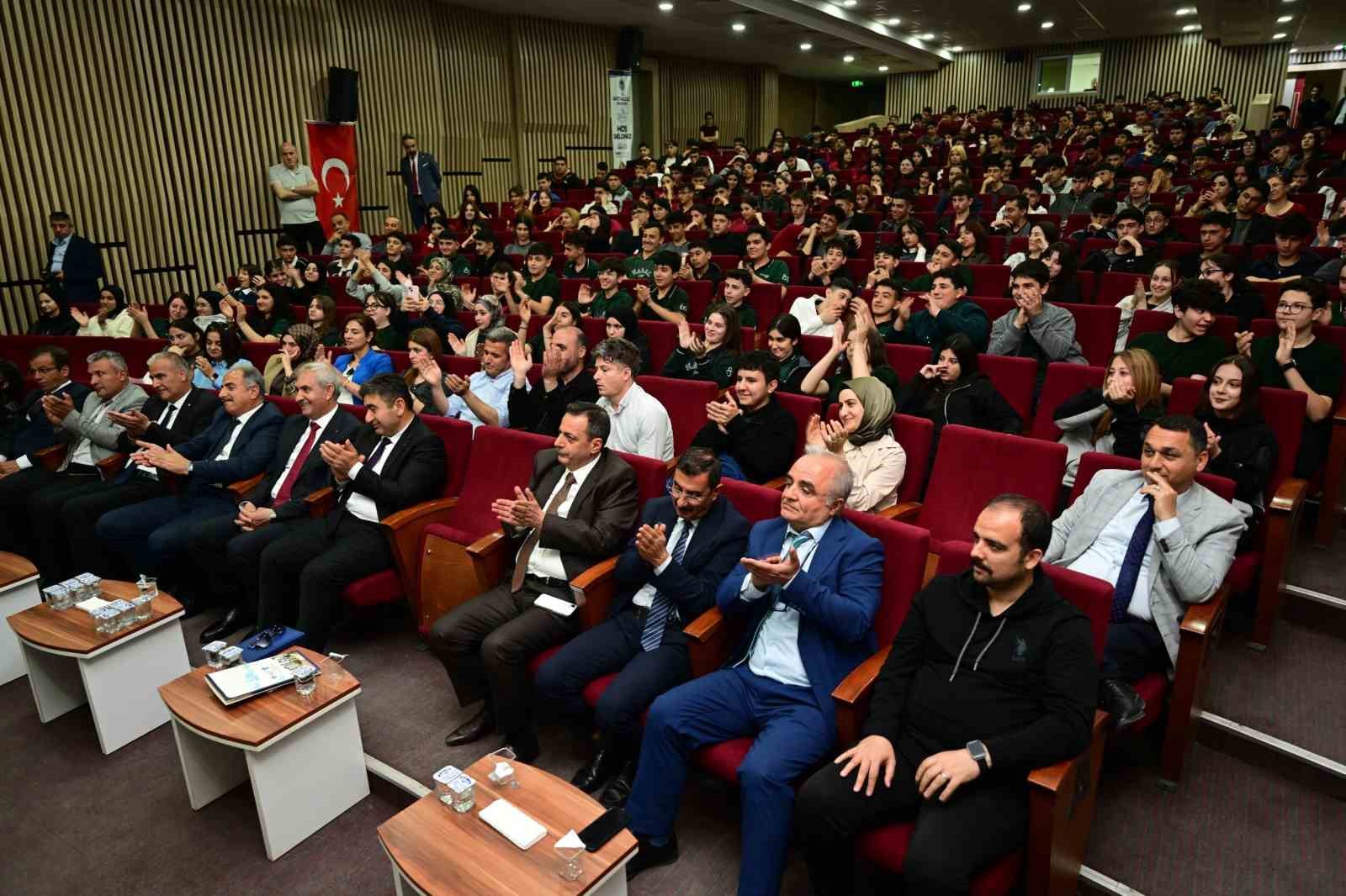 Battalgazi’de liseler arası münazara yarışması tamamlandı
