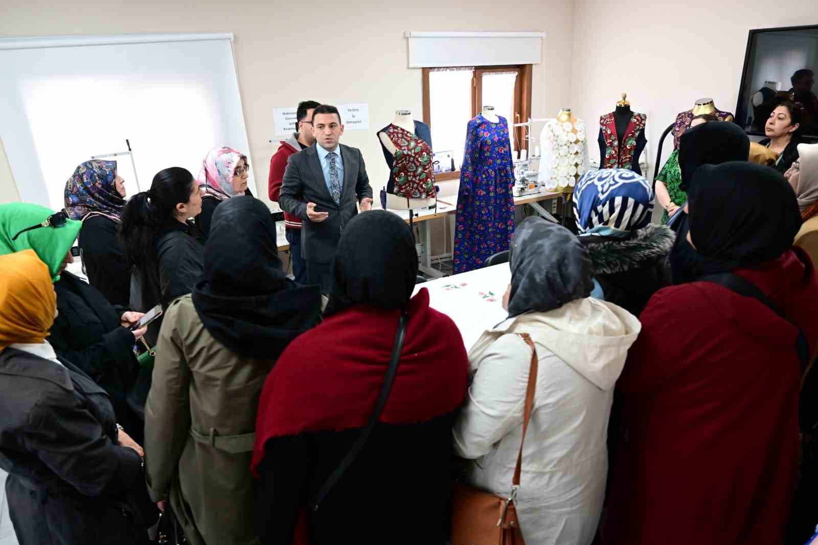 Battalgazi’de projeler kadın kollarına tanıtıldı
