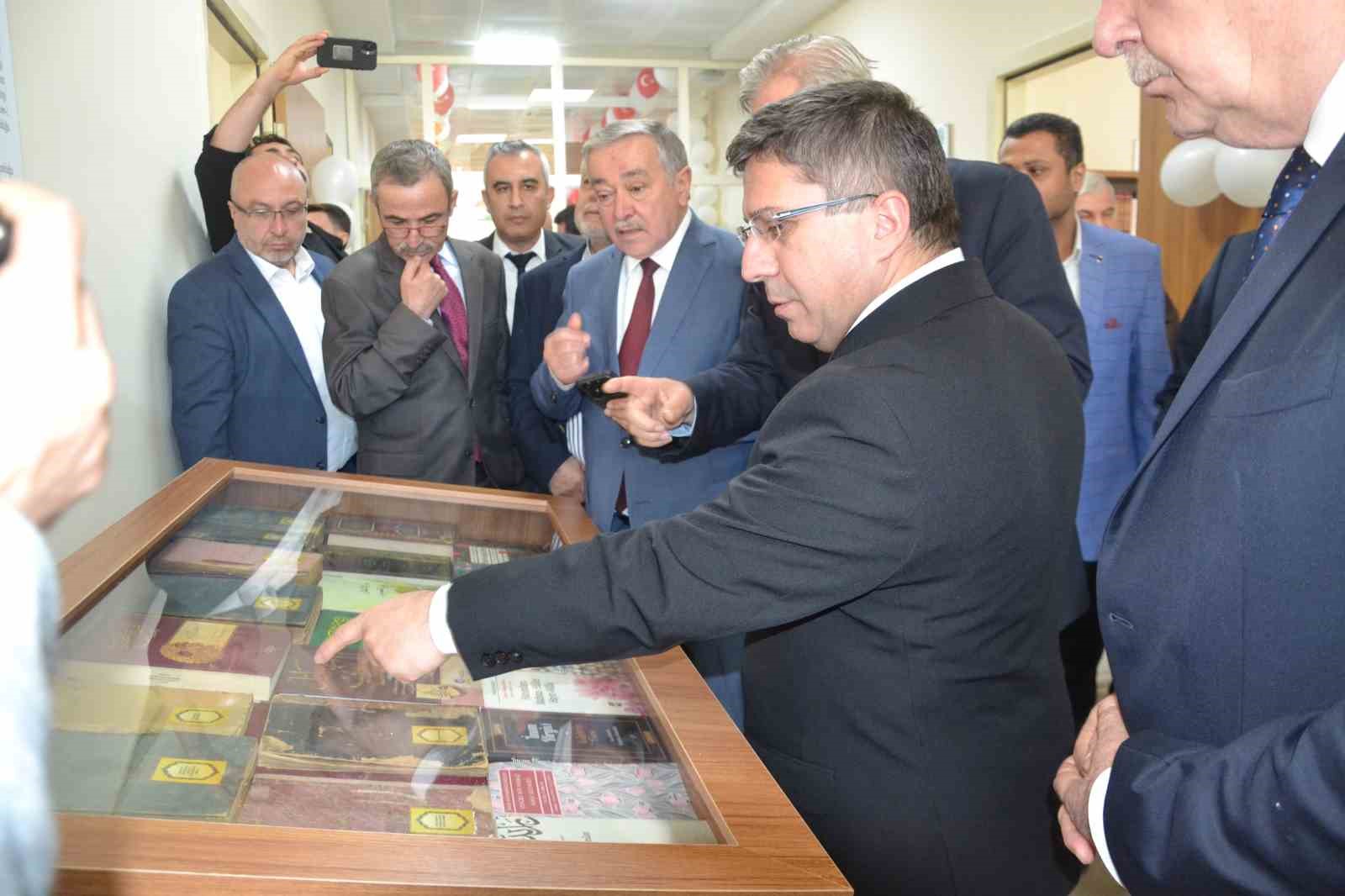 BAÜN İlahiyat Fakültesinden ünlü çizer Hasan Aycın’a vefa
