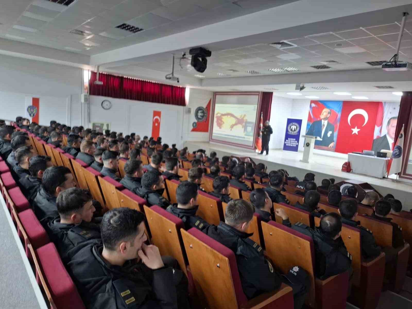 Bayburt AFAD’dan polis adaylarına uygulamalı afet eğitimi
