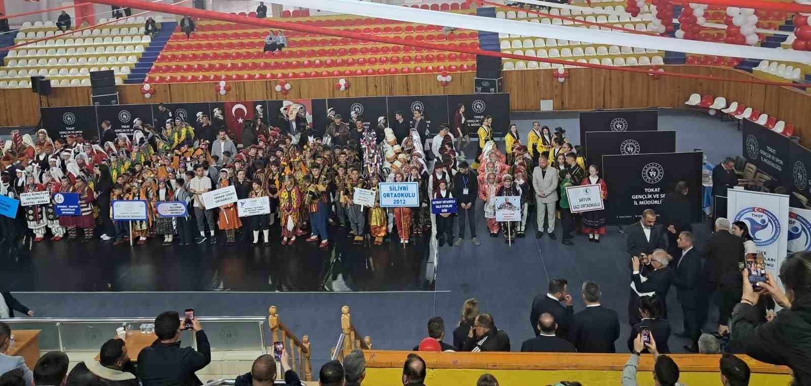 Bayburt Ortaokulu halk oyunlarında Türkiye beşincisi oldu
